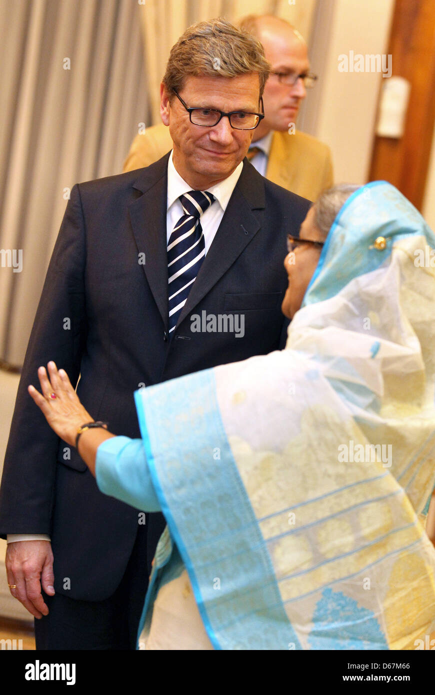 Premier Ministre du Bangladesh Sheikh Hasina reçoit le ministre des Affaires étrangères allemand Guido Westerwelle à Dhaka, Bangladesh, 23 juin 2012. Photo : JAN WOITAS Banque D'Images