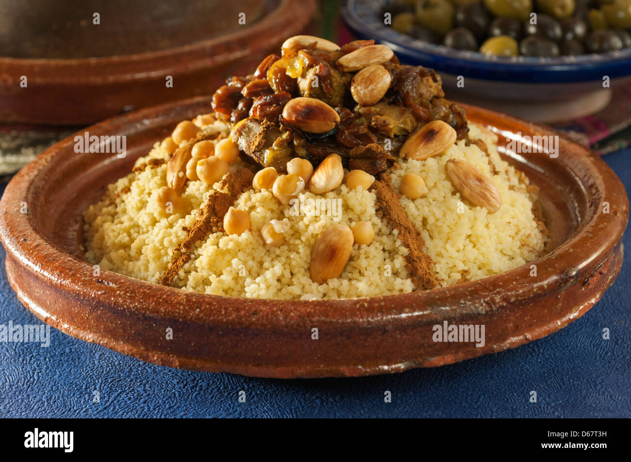 Tfaya couscous aux fruits confits et oignons Maroc Food Banque D'Images