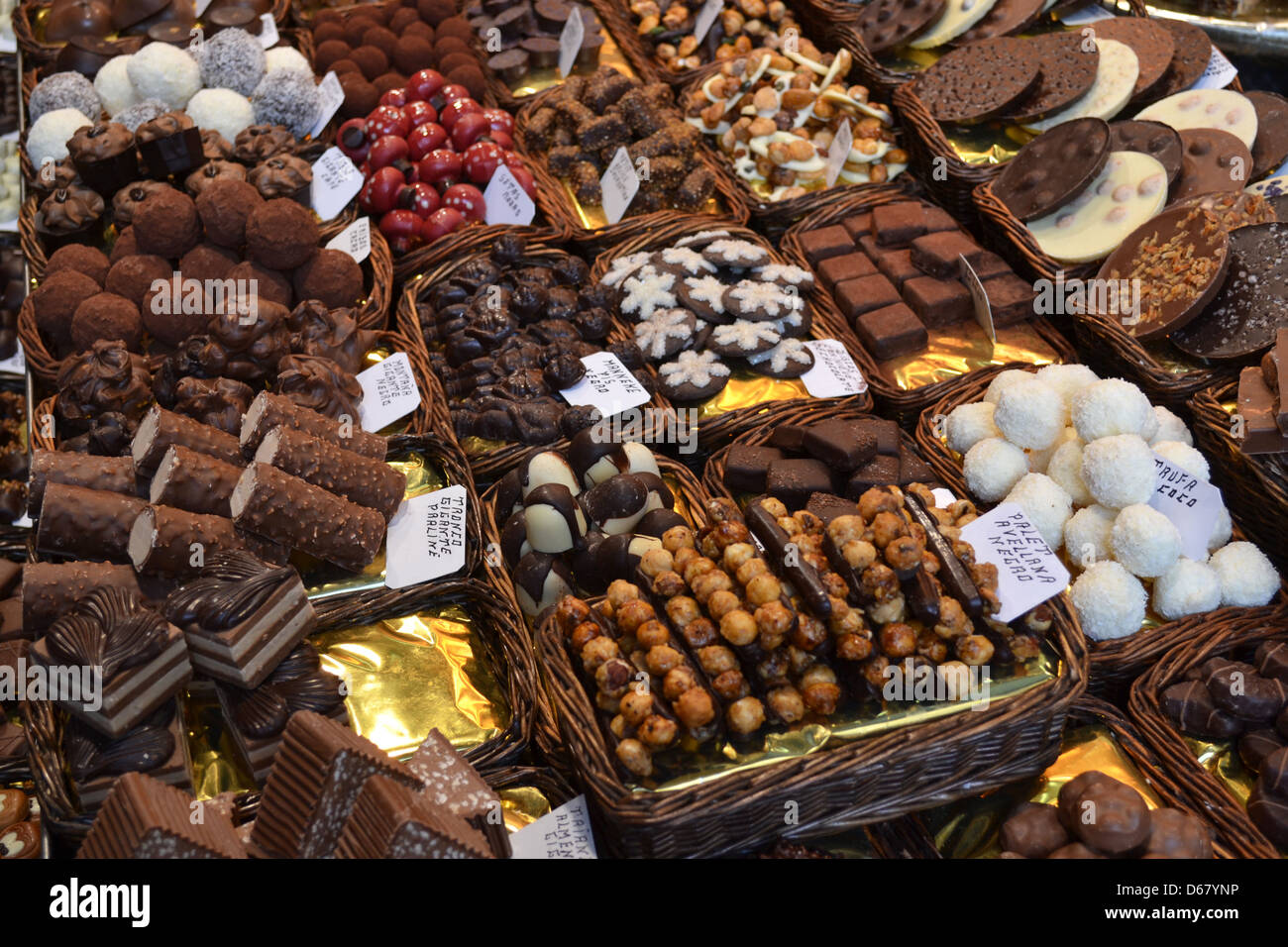 Chocolats, marché alimentaire Boqueria, Barcelone. Banque D'Images