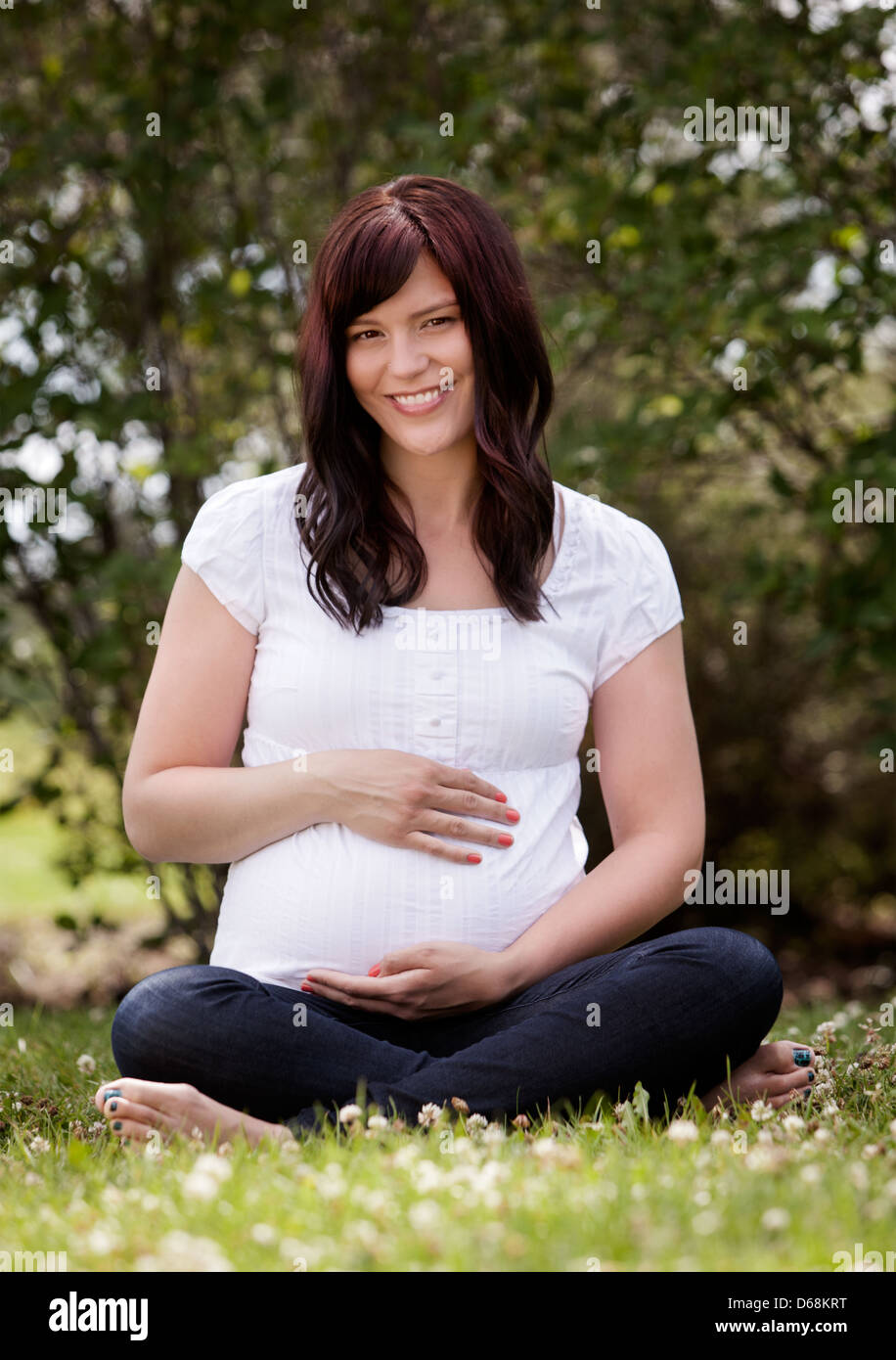 Femme enceinte au troisième trimestre Banque D'Images