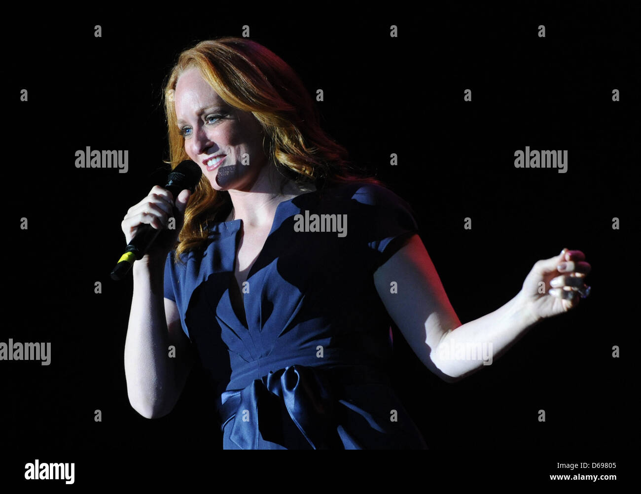 Fille de la chanteuse de jazz américain Tony Bennett, chanteuse Antonia Bennett, fonctionne à l'Admiralspalast de Berlin, Allemagne, 01 août 2012. Photo : BRITTA PEDERSEN Banque D'Images