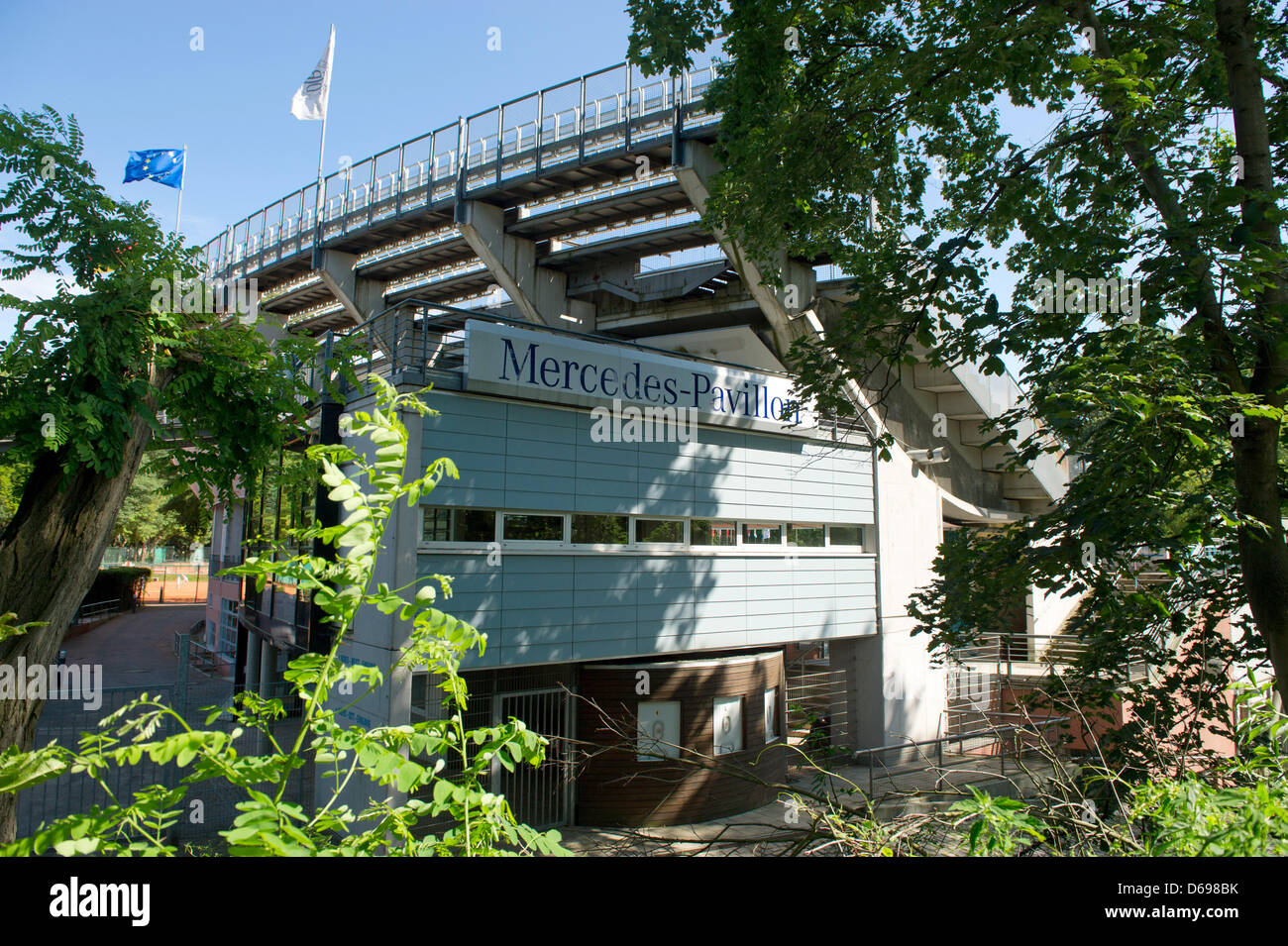 Vue sur le Steffi-Graf-stade avec la Mercedes Pavillon au centre de la Cour, un club de tennis STAGE DE Rot Weiss, représenté à Berlin-Grunewald Berlin, Allemagne, 30 juillet 2012. Photo : Soeren Stache Banque D'Images