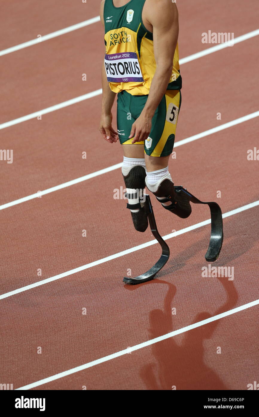 Oscar Pistorius d'Afrique du Sud est en compétition dans l'épreuve du 400m Semi finale pendant les Jeux Olympiques de Londres en 2012 l'athlétisme, l'athlétisme au Stade Olympique, Londres, Grande-Bretagne, 05 août 2012. Photo : Friso Gentsch dpa  + + +(c) afp - Bildfunk + + + Banque D'Images