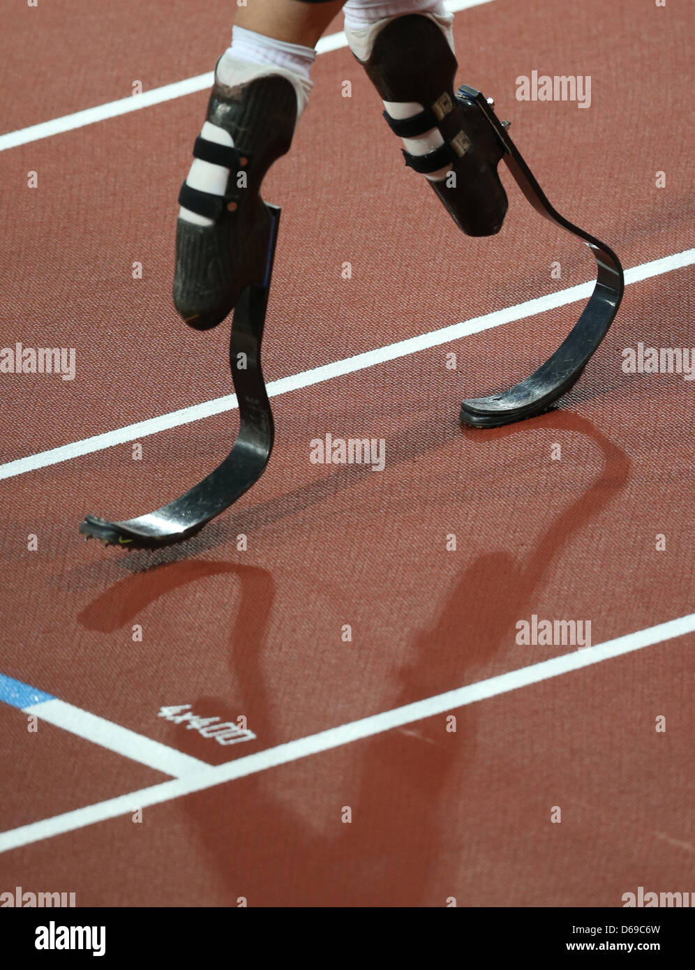 Libre de pieds prothétiques de l'Afrique du Sud, Oscar Pistorius devant le men's 400m Semi finale pendant les Jeux Olympiques de Londres en 2012 l'athlétisme, l'athlétisme au Stade Olympique, Londres, Grande-Bretagne, 05 août 2012. Photo : Friso Gentsch dpa  + + +(c) afp - Bildfunk + + + Banque D'Images