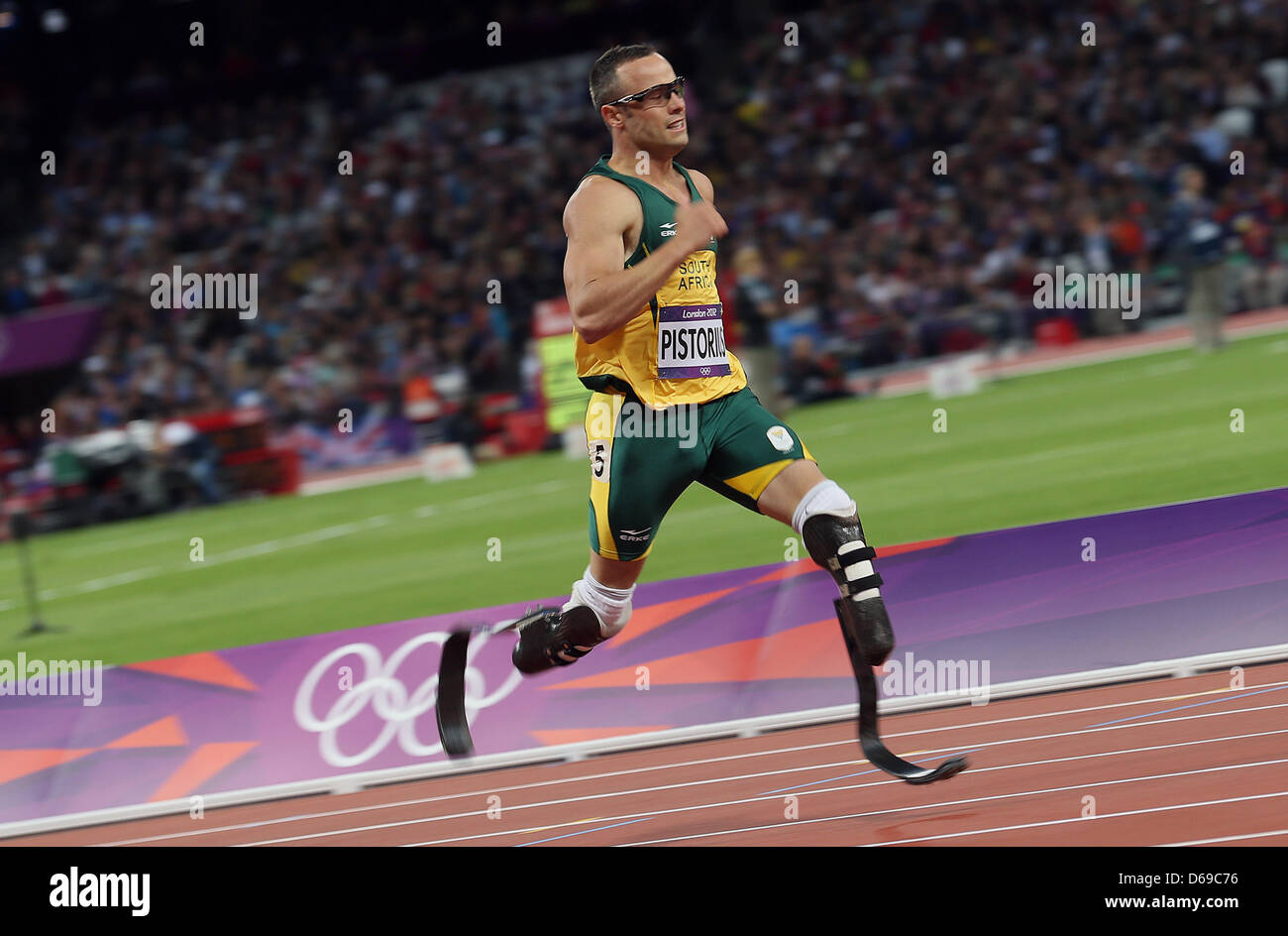 L'Afrique du Sud d'Oscar Pistorius participe à la men's 400m Semi finale pendant les Jeux Olympiques de Londres en 2012 l'athlétisme, l'athlétisme au Stade Olympique, Londres, Grande-Bretagne, 05 août 2012. Photo : Michael Kappeler dpa  + + +(c) afp - Bildfunk + + + Banque D'Images