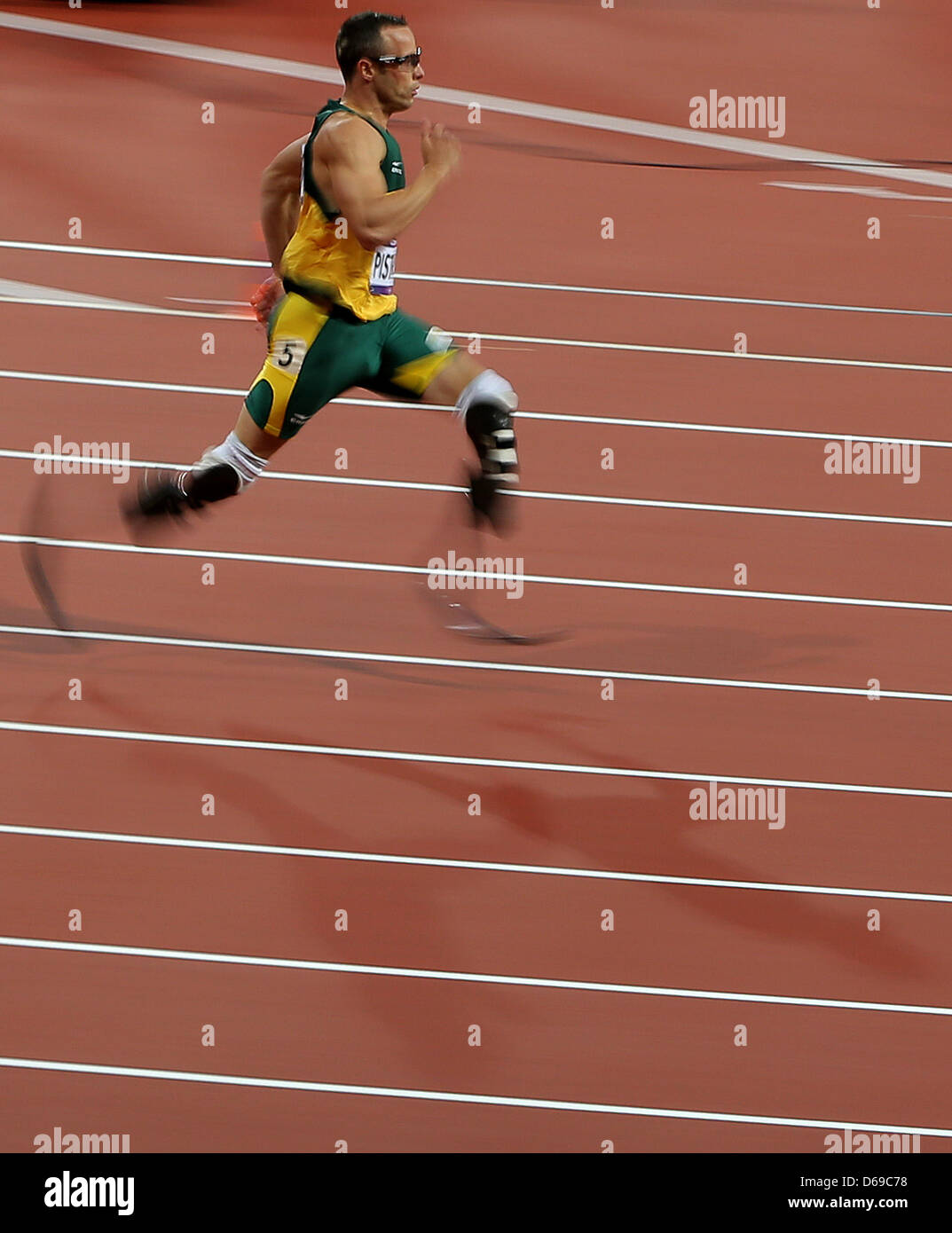 L'Afrique du Sud d'Oscar Pistorius participe à la men's 400m Semi finale pendant les Jeux Olympiques de Londres en 2012 l'athlétisme, l'athlétisme au Stade Olympique, Londres, Grande-Bretagne, 05 août 2012. Photo : Christian Charisius dpa  + + +(c) afp - Bildfunk + + + Banque D'Images