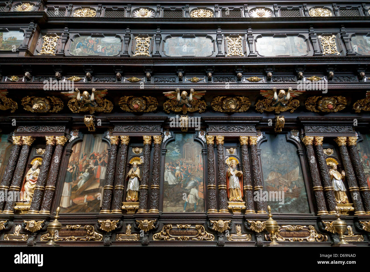 Cracovie, Pologne, le Chorgestuehl dans la basilique de Corpus Christi Banque D'Images