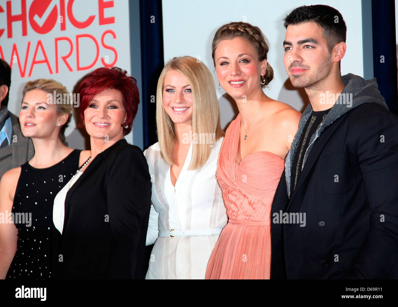 L'actrice Elisha Cuthbert TV personality acteurs Sharon Osbourne Julianne Hough Kaley Cuoco et chanteur Joe Jonas People's Banque D'Images