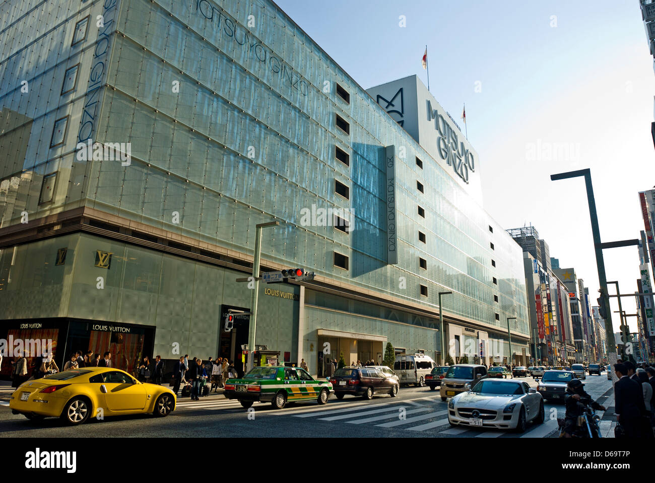 Ginza, Tokyo, Japon. Chuo Dori, Matsuya Ginza Department Store. Banque D'Images