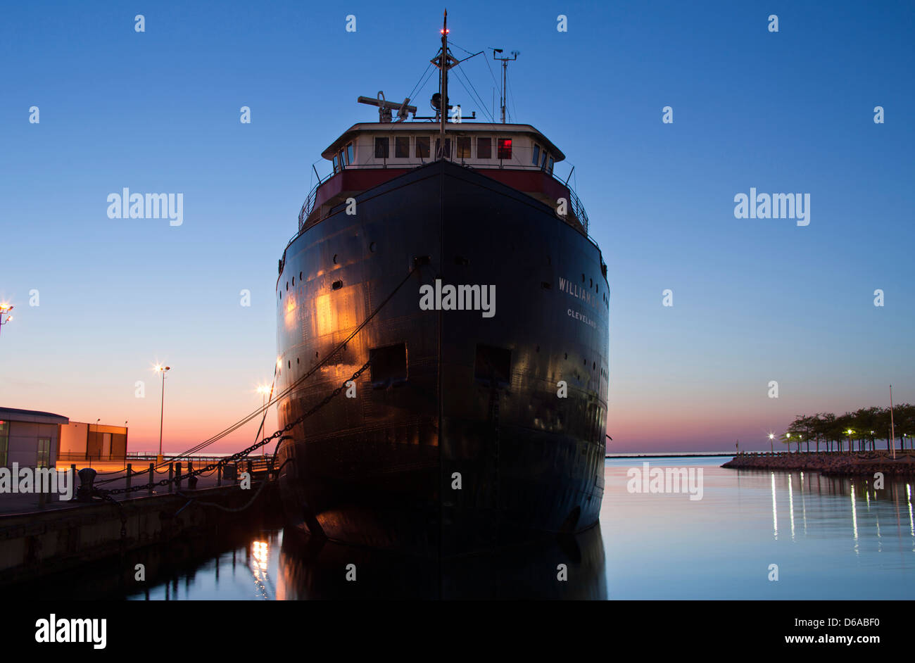 STEAMSHIP WILLIAM G. MATHER MUSÉE CARGO LAKE WATERFRONT QUAY DOWNTOWN CLEVELAND OHIO USA Banque D'Images