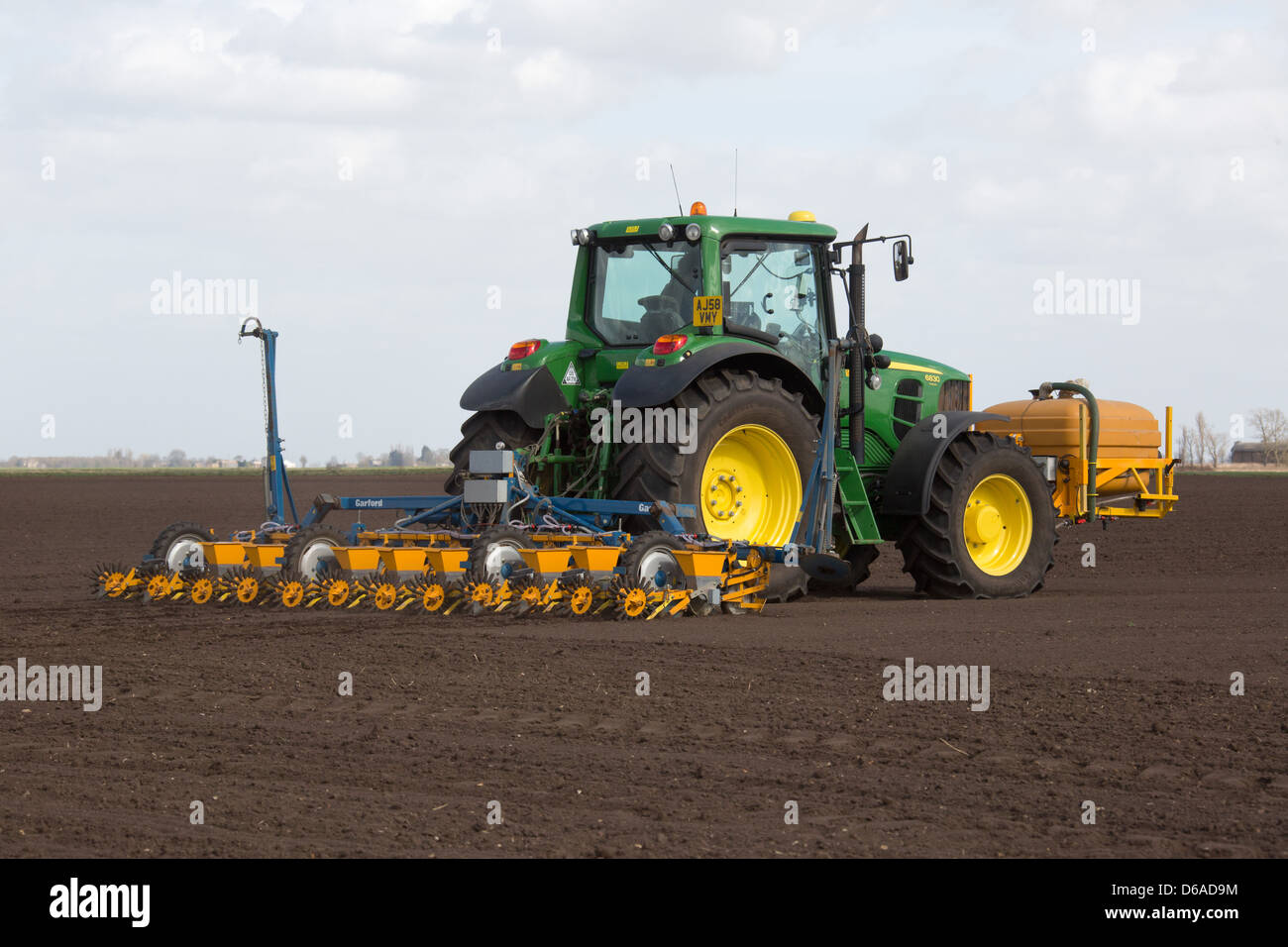 Betterave à sucre de forage dans le Lincolnshire Fens Banque D'Images