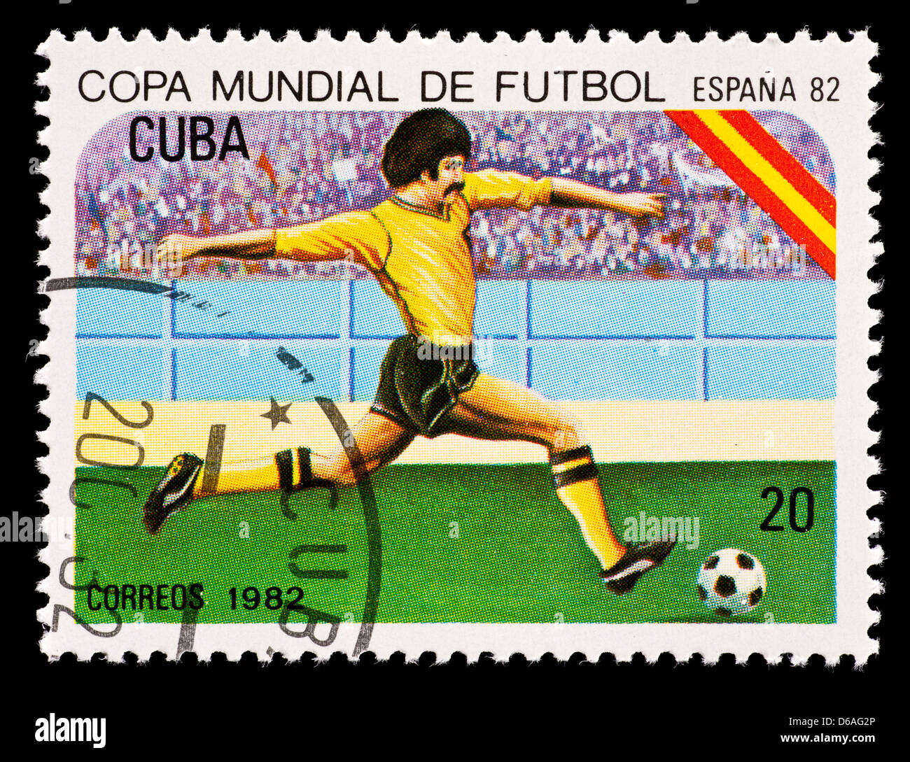 Timbre-poste de Cuba représentant un joueur de football, émis pour la Coupe du Monde 1982 en Espagne. Banque D'Images