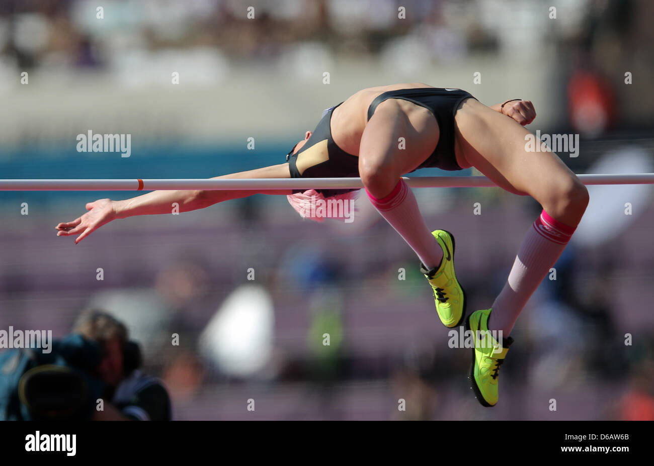 Ariane Friedrich de l'Allemagne participe à la qualification de saut en hauteur femmes en stade olympique au Jeux Olympiques de 2012 à Londres, Londres, Grande-Bretagne, 09 août 2012. Photo : Christian Charisius dpa  + + +(c) afp - Bildfunk + + + Banque D'Images