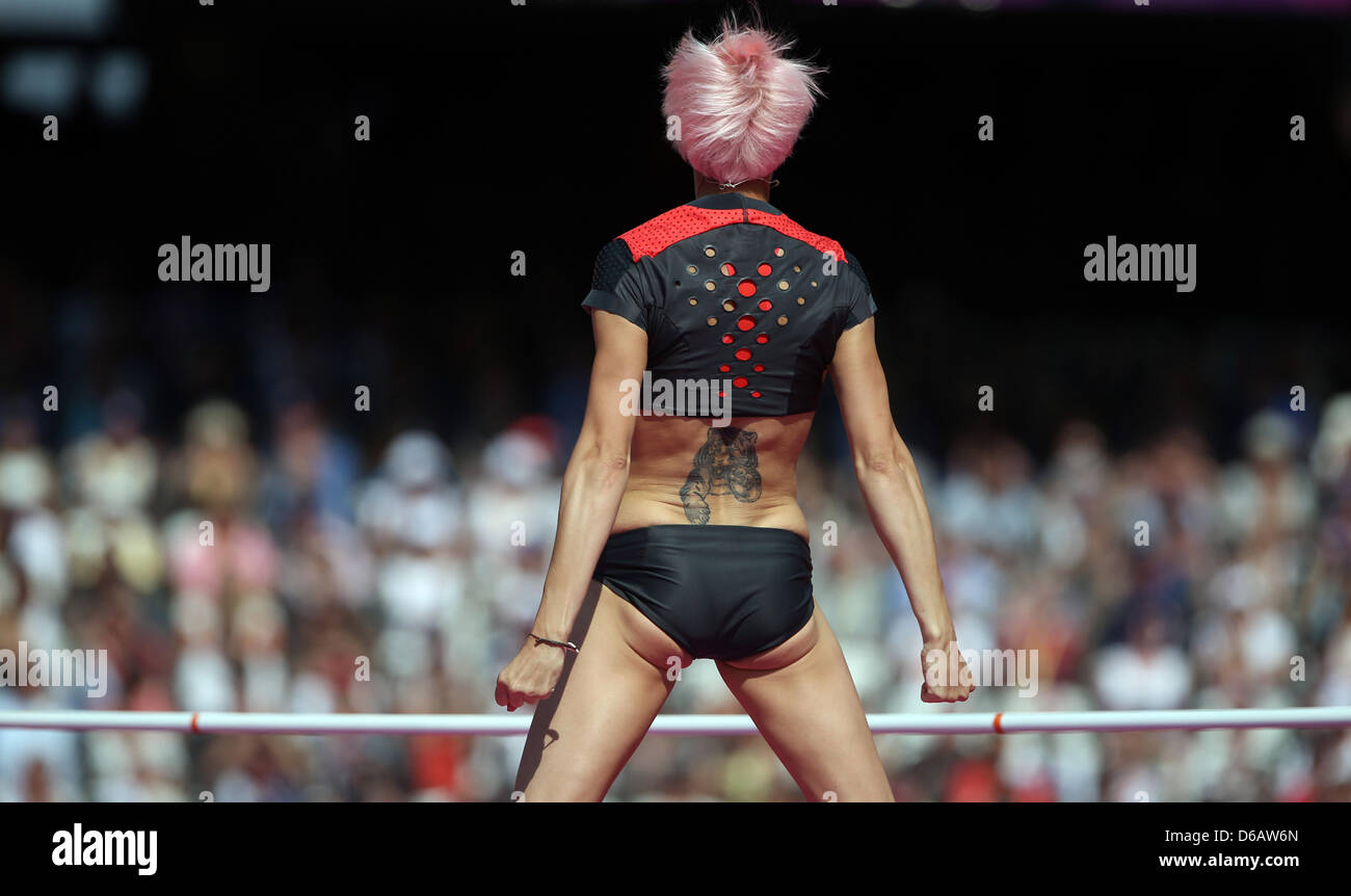 Ariane Friedrich de Allemagne célèbre durant la qualification de saut en hauteur femmes en stade olympique au Jeux Olympiques de 2012 à Londres, Londres, Grande-Bretagne, 09 août 2012. Photo : Michael Kappeler dpa  + + +(c) afp - Bildfunk + + + Banque D'Images