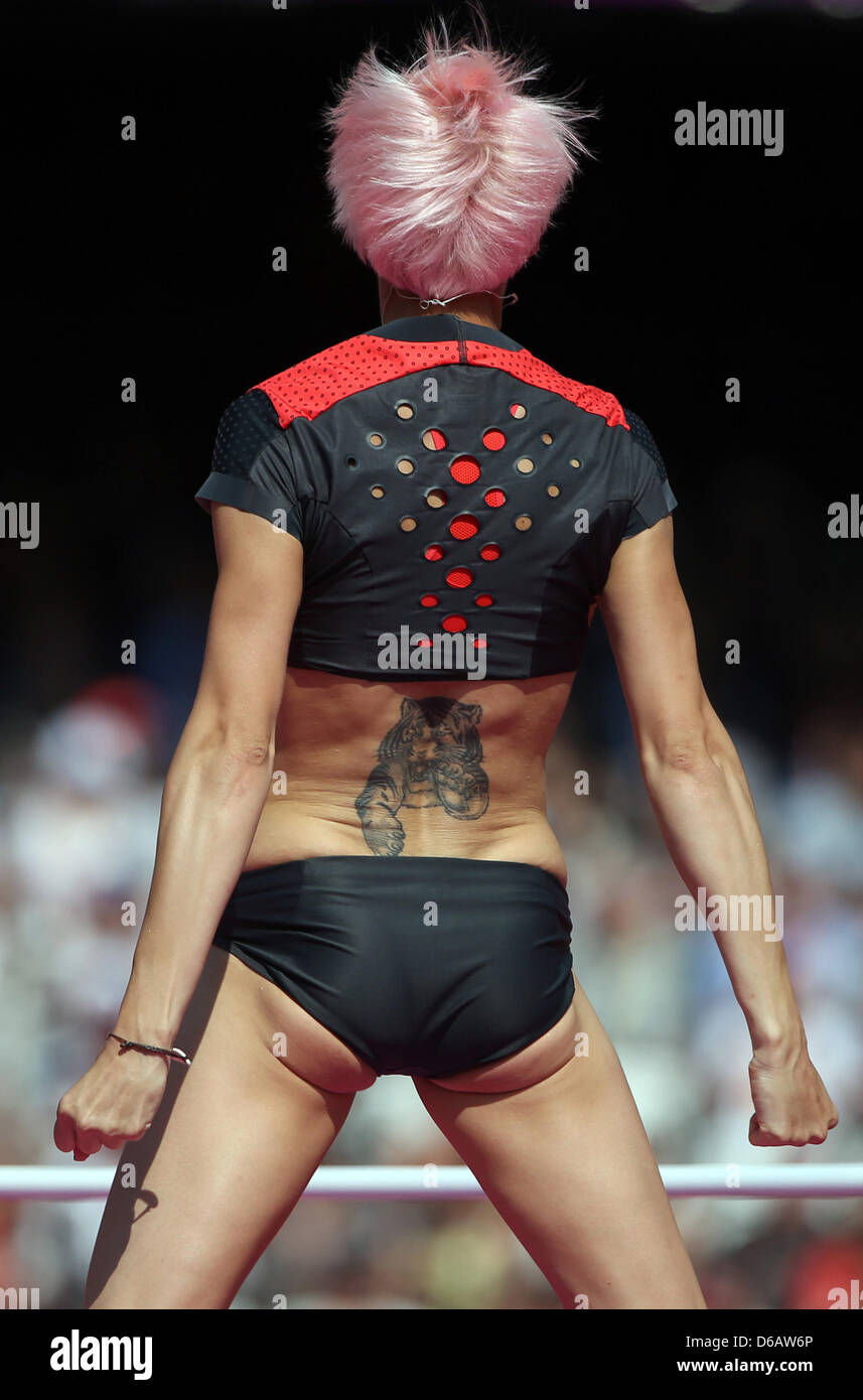 Ariane Friedrich de Allemagne célèbre durant la qualification de saut en hauteur femmes en stade olympique au Jeux Olympiques de 2012 à Londres, Londres, Grande-Bretagne, 09 août 2012. Photo : Michael Kappeler dpa  + + +(c) afp - Bildfunk + + + Banque D'Images