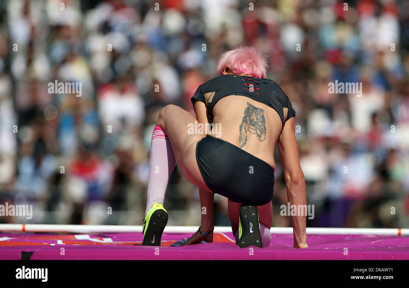 Ariane Friedrich de Allemagne échoue une tentative chez les femmes de la qualification de saut en hauteur en stade olympique au Jeux Olympiques de 2012 à Londres, Londres, Grande-Bretagne, 09 août 2012. Photo : Michael Kappeler dpa  + + +(c) afp - Bildfunk + + + Banque D'Images