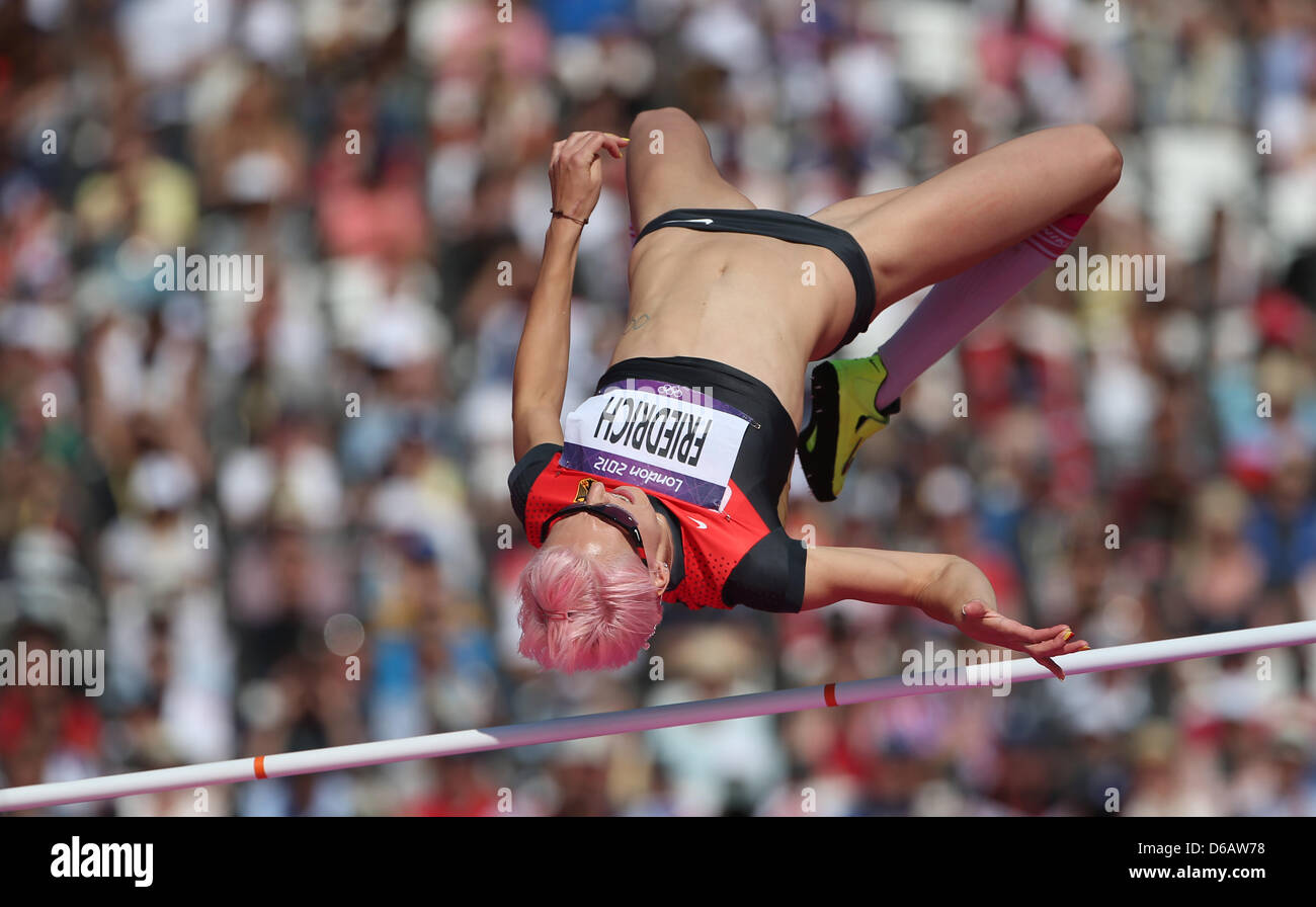 Ariane Friedrich de Allemagne échoue une tentative chez les femmes de la qualification de saut en hauteur en stade olympique au Jeux Olympiques de 2012 à Londres, Londres, Grande-Bretagne, 09 août 2012. Photo : Michael Kappeler dpa  + + +(c) afp - Bildfunk + + + Banque D'Images