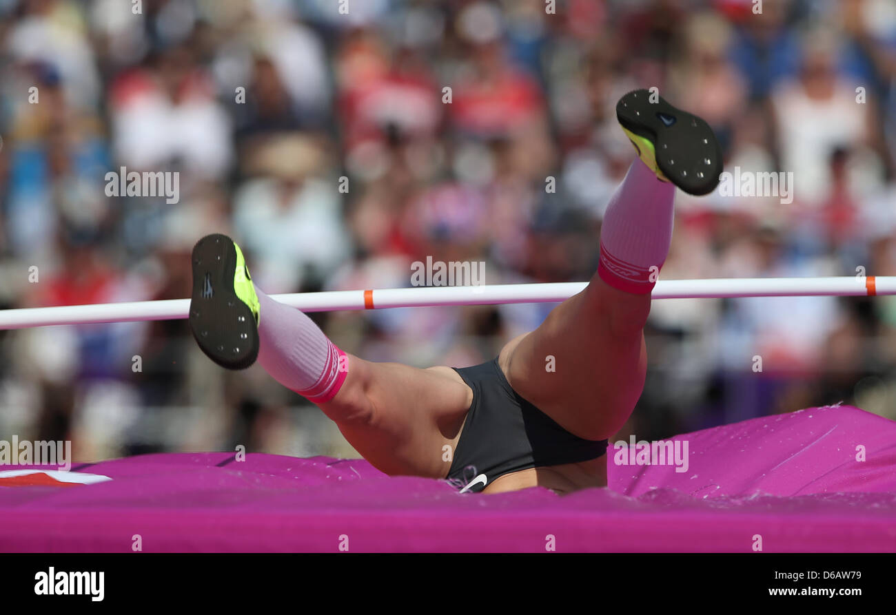 Ariane Friedrich de Allemagne échoue une tentative chez les femmes de la qualification de saut en hauteur en stade olympique au Jeux Olympiques de 2012 à Londres, Londres, Grande-Bretagne, 09 août 2012. Photo : Michael Kappeler dpa  + + +(c) afp - Bildfunk + + + Banque D'Images