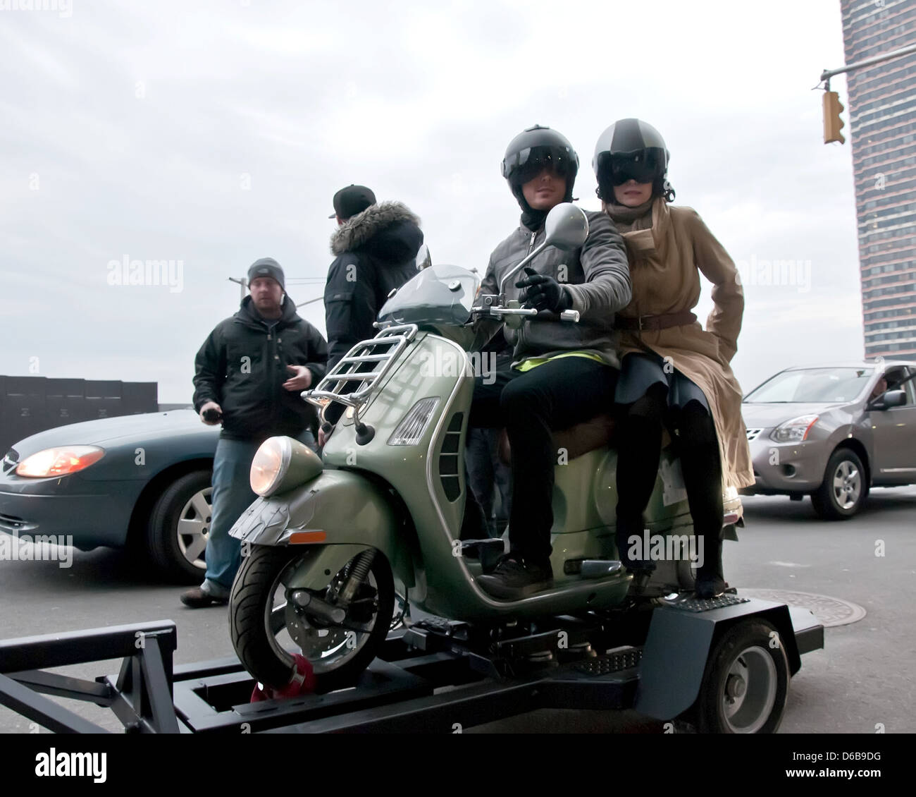 Zac Efron et Michelle Pfeiffer de filmer une cascade sur une Vespa ...
