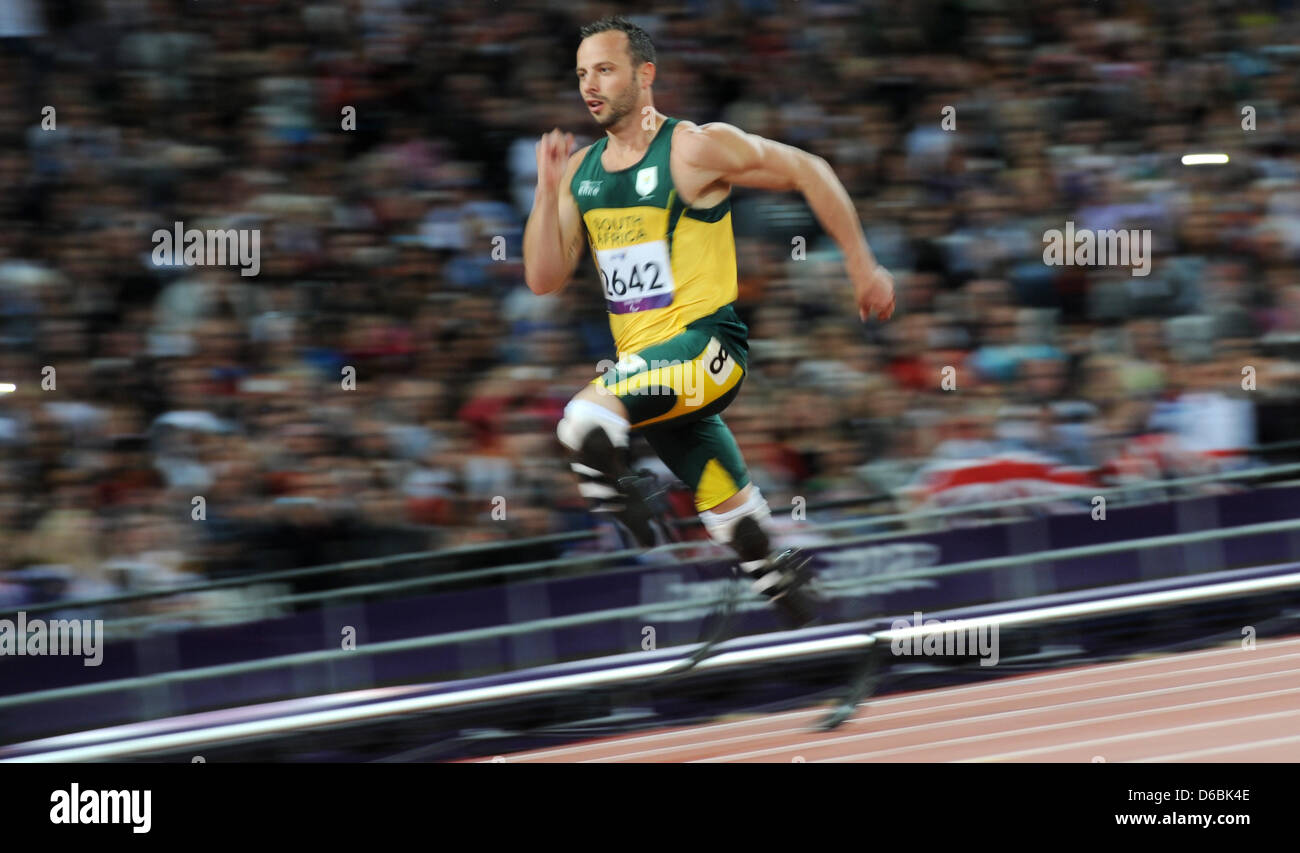 Oscar Pistorius d'Afrique du Sud est en concurrence au cours de la men's 200m - T44 série 1 au Stade olympique durant les Jeux Paralympiques de 2012 à Londres, Londres, Grande-Bretagne, 01 septembre 2012. Photo : Julian Stratenschulte dpa Banque D'Images