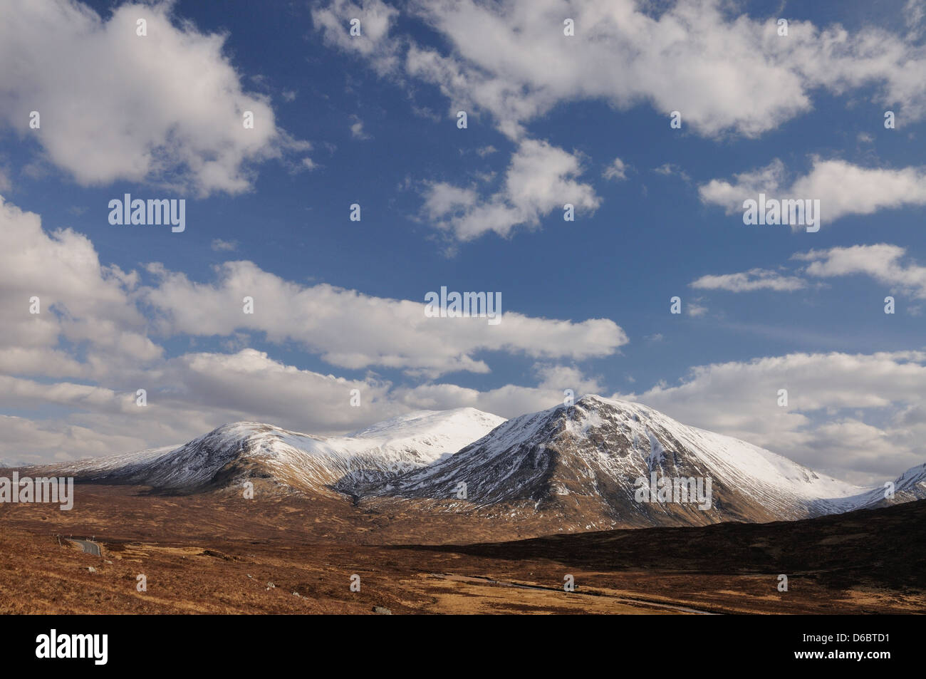 Vue sur Creise et Meall Bhuiridh a' de l'ancienne route militaire, Glencoe, les highlands écossais Banque D'Images