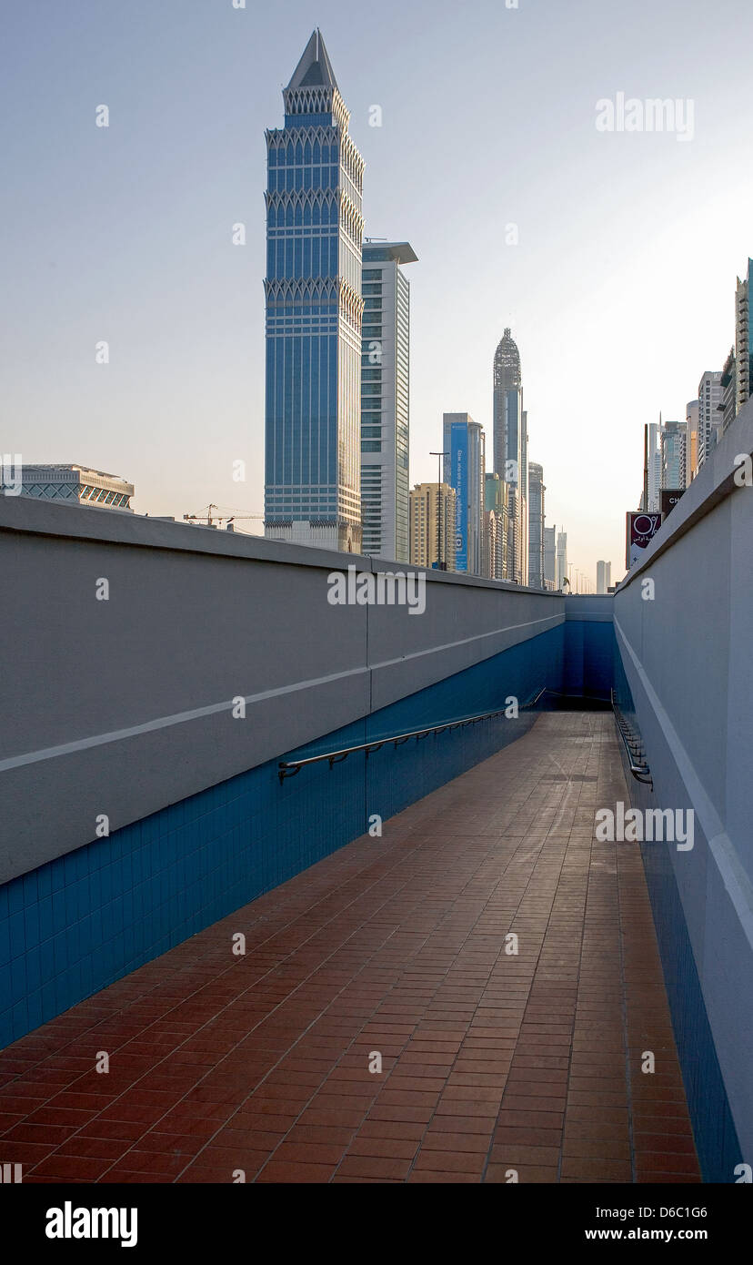 Dubaï, la belle architectures du quartier des affaires de la Sheik Zaied Road. Banque D'Images