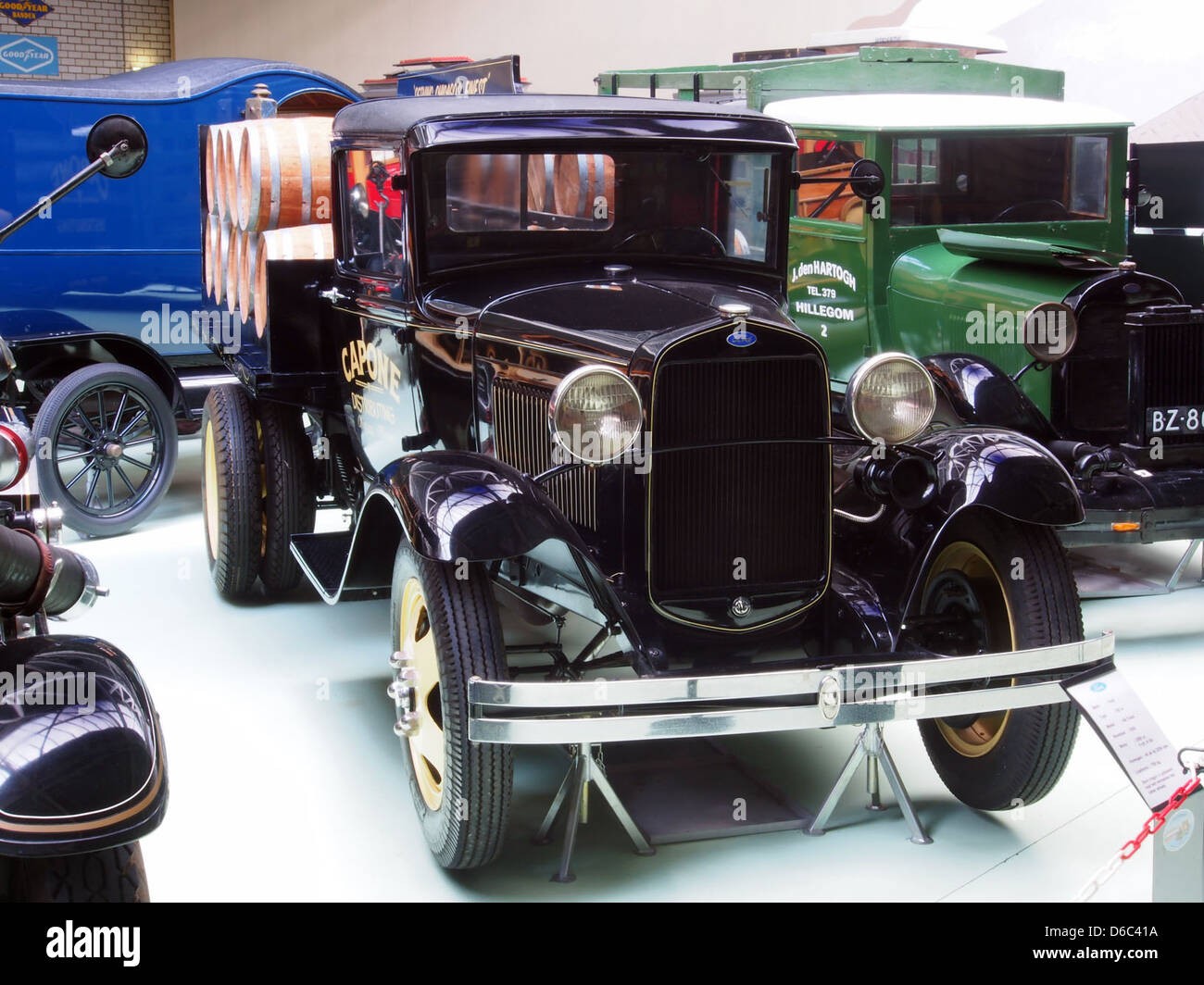 Le camion Ford modèle AA 187A de 1930, connu pour son rôle dans le transport de marchandises pendant l'ère de la Prohibition, a également été associé au gangster Al Capone. Sa conception robuste et sa fiabilité en font un véhicule clé pour les entreprises et la criminalité. Banque D'Images Le camion Ford modèle AA 187A de 1930, connu pour son rôle dans le transport de marchandises pendant l'ère de la Prohibition, a également été associé au gangster Al Capone. Sa conception robuste et sa fiabilité en font un véhicule clé pour les entreprises et la criminalité. Banque D'Images
