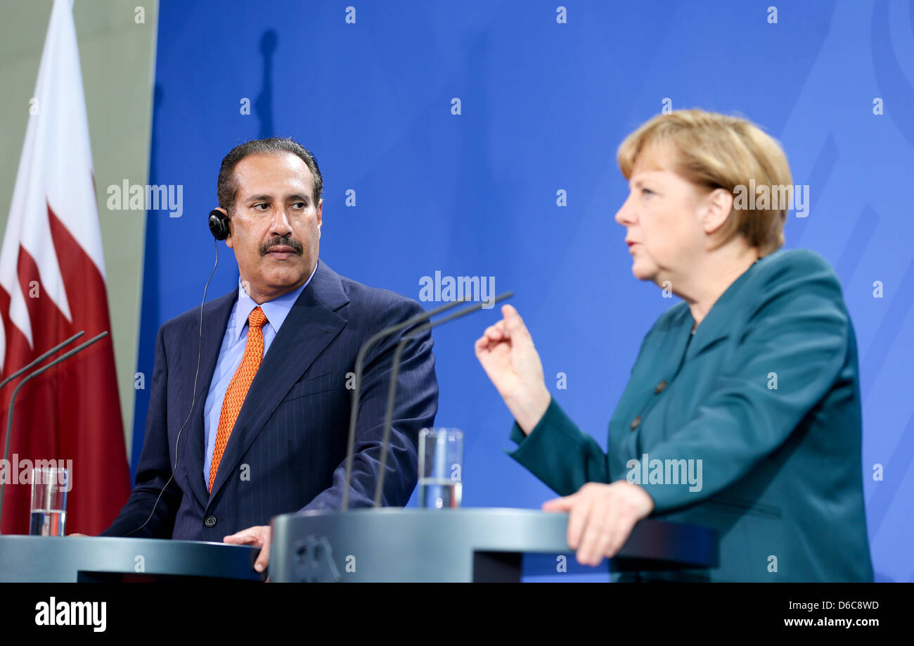 Berlin, Allemagne, 16 avril 2013. La chancelière allemande Angela Merkel et le premier ministre du Qatar Hamad bin Jassim bin Jaber Al Thani, tiendra une conférence de presse à la Chancellerie fédérale à Berlin, Allemagne, 16 avril 2013. Photo : KAY NIETFELD/DPA/Alamy Live News Banque D'Images