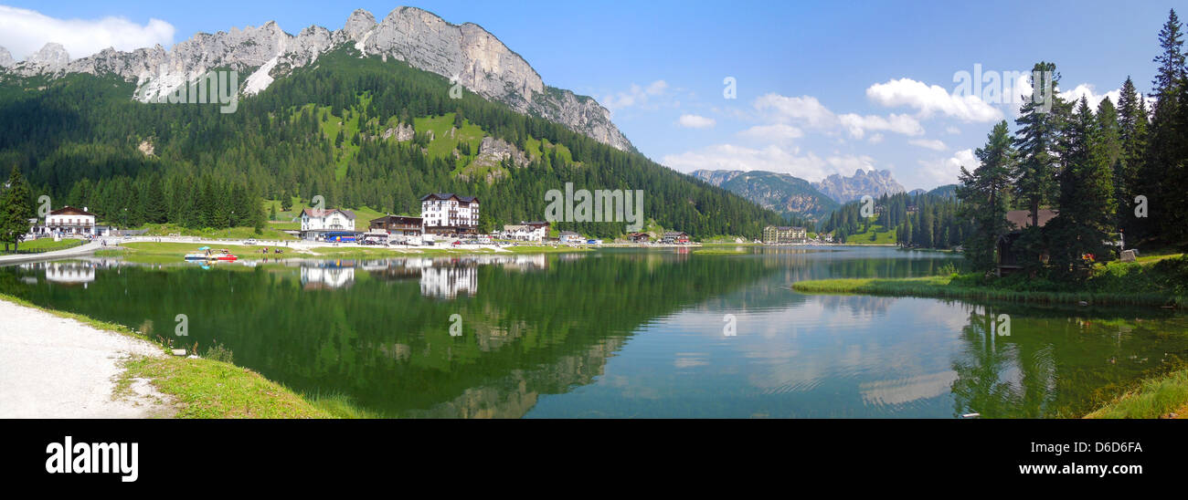 Le lac de Misurina, les Dolomites, Veneto, Italie Banque D'Images