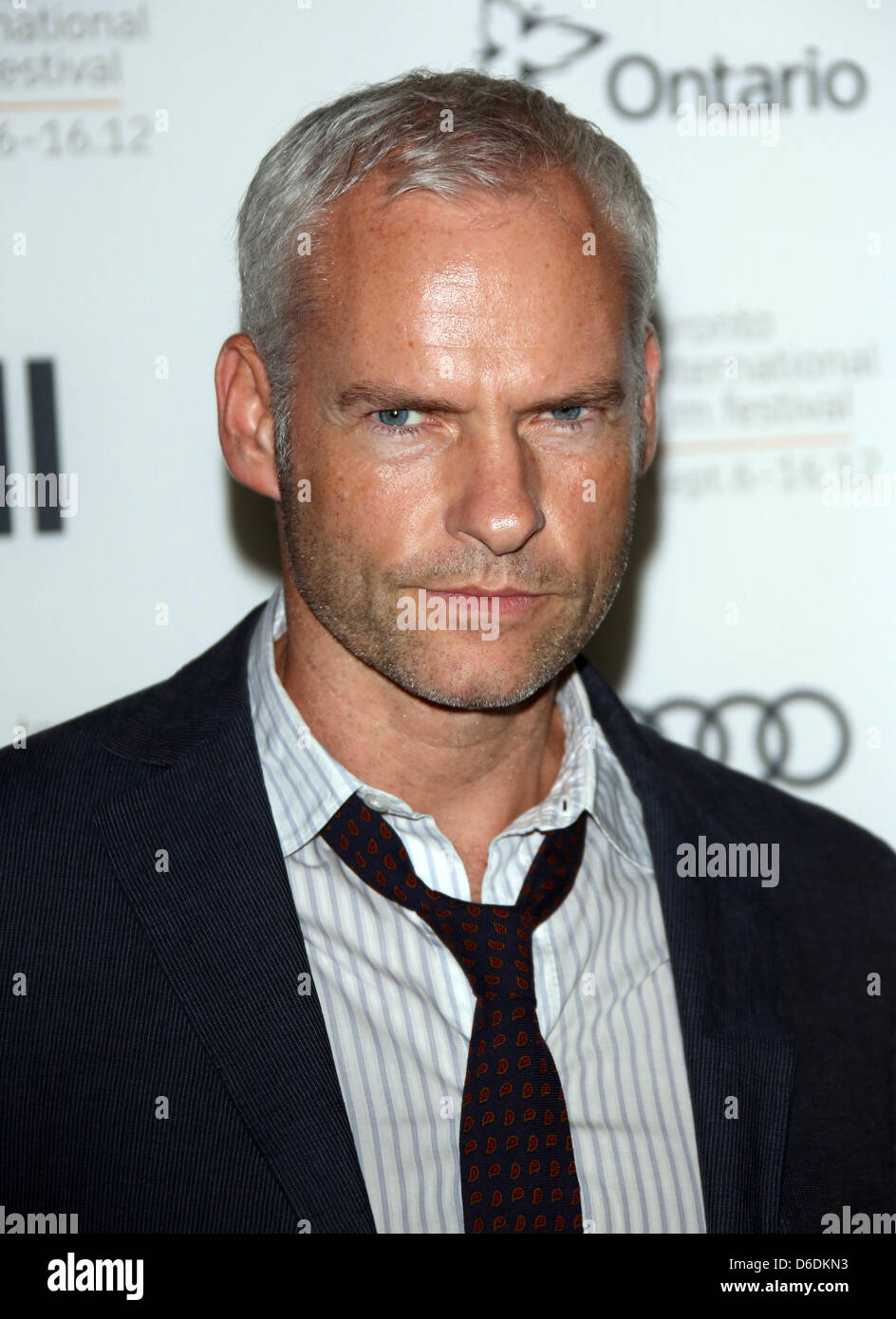 Réalisateur Martin McDonagh arrive à la première de "sept psychopathes' au cours de la Toronto International Film Festival à Ryerson Theatre de Toronto, Canada, le 07 septembre 2012. Photo : Hubert Boesl Banque D'Images