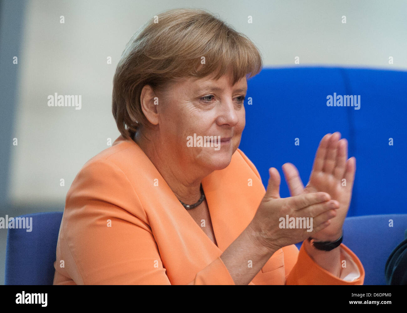 La chancelière allemande Angela Merkel participe à une réunion du budget semaine au Bundestag allemand à Berlin, Allemagne, 11 septembre 2012. Le parlement a commencé ses consultations sur le budget fédéral. Photo : MAURIZIO GAMBARINI Banque D'Images