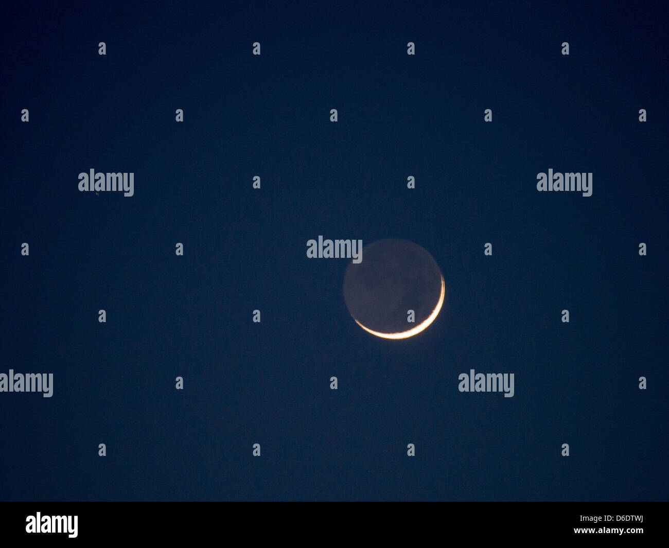 Une nouvelle lune. Banque D'Images