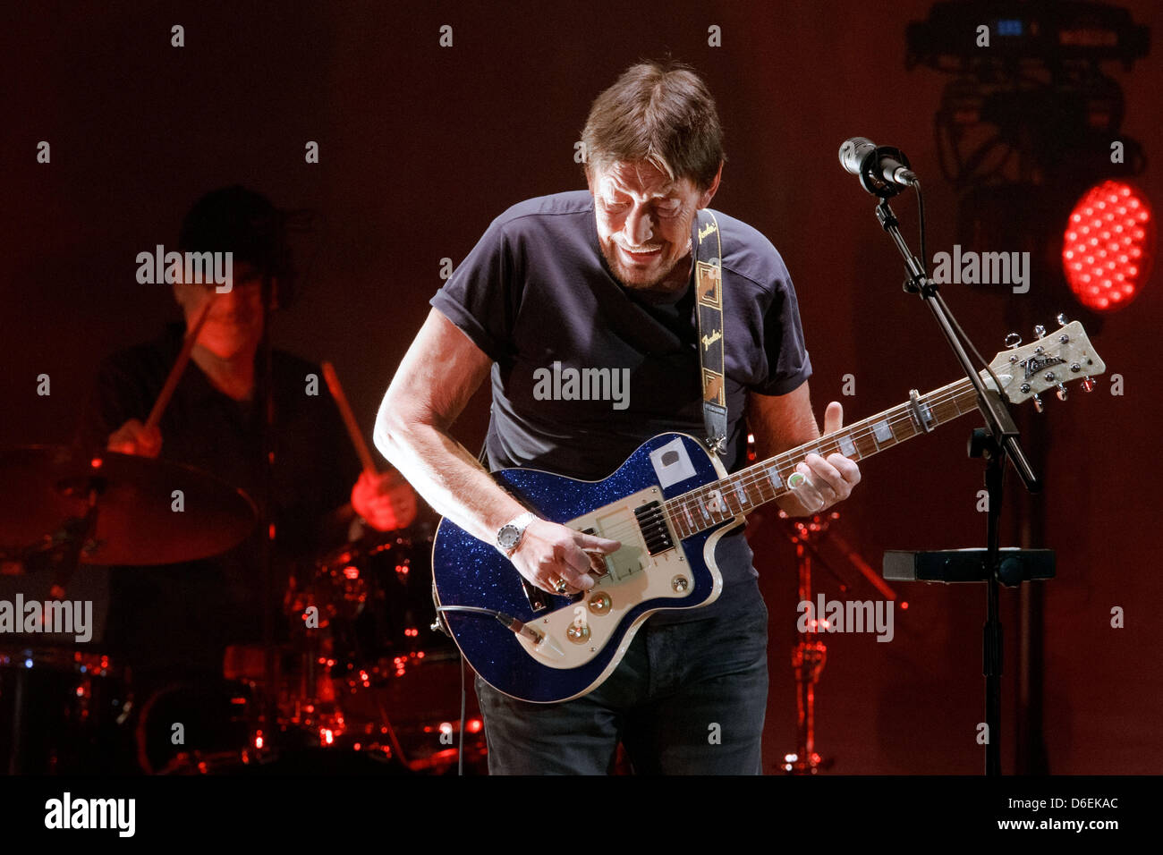 Chris Rea, chanteur et compositeur, procède à l'occasion du lancement de son concert 'Le Santo Spirito Tour 2012' à la Centre des congrès CCH de Hambourg (Allemagne), 03 février 2012. Photo : MARKUS SCHOLZ Banque D'Images