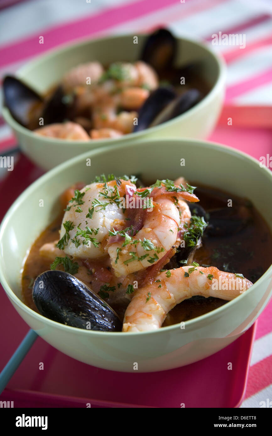 Pétoncle, crevette, soupe de poisson blanc et de moules Banque D'Images