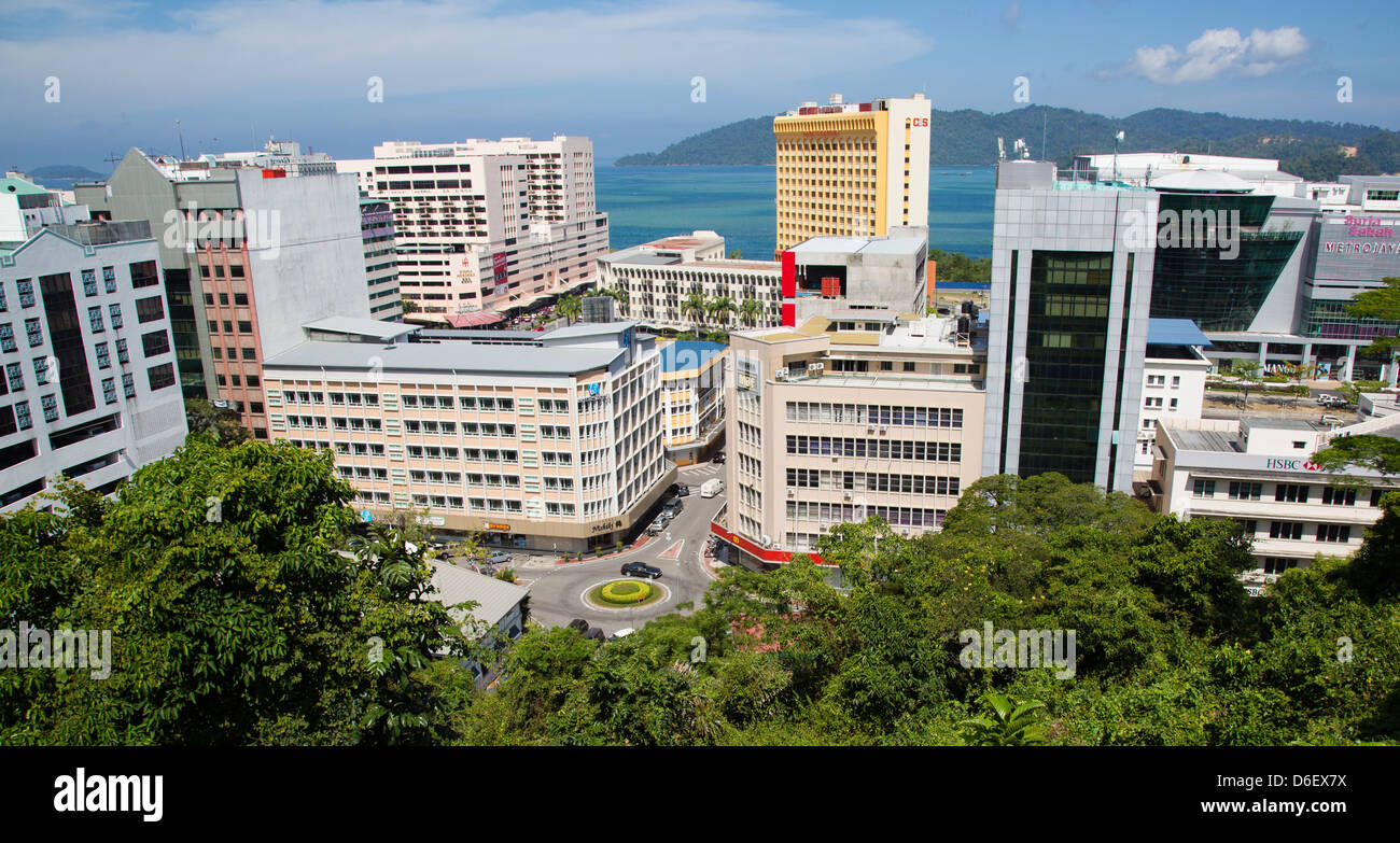 À partir de la colline Signal sur la ville de Kota Kinabalu à Bornéo Banque D'Images