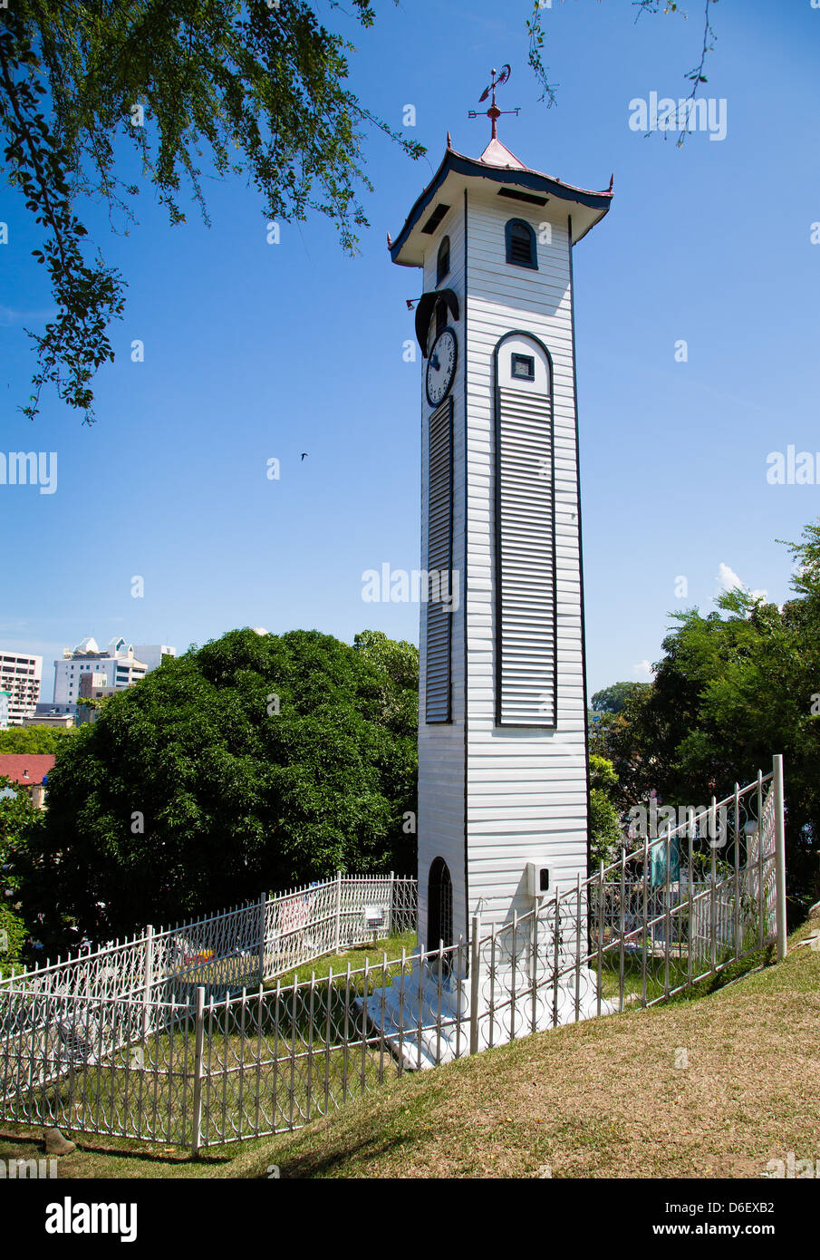 La tour de l'horloge Atkinson à Kota Kinabalu a été construit à la mémoire de Francis Atkinson le premier officier du District de Jesselton Banque D'Images