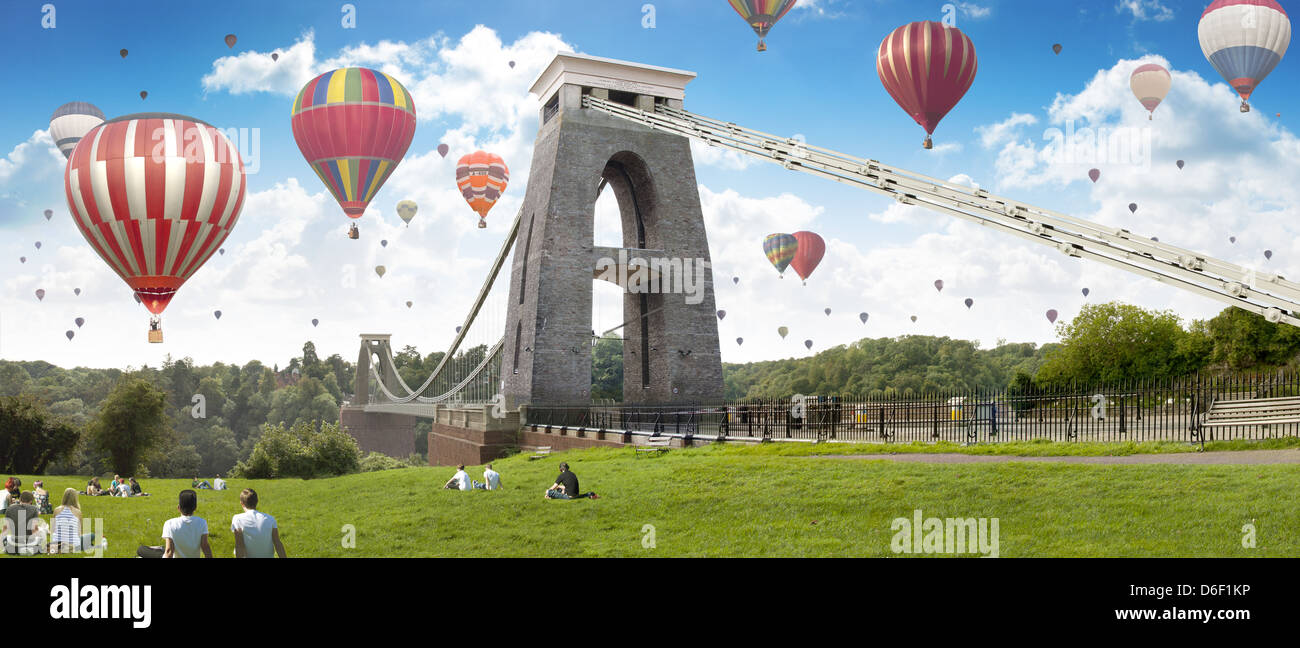 Pont suspendu de Bristol de montgolfières avec les spectateurs sur l'herbe Banque D'Images