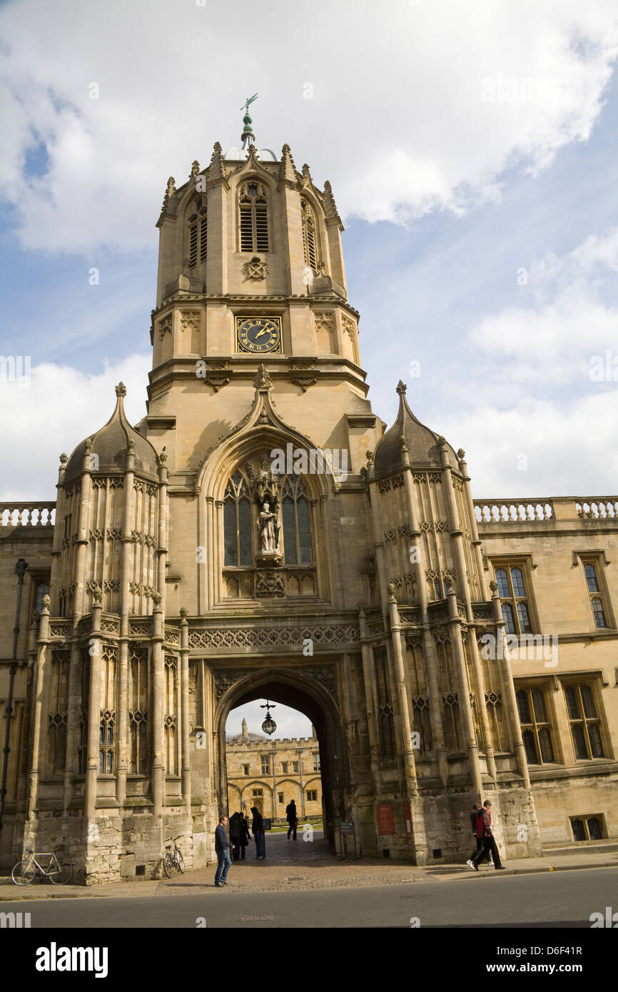 Oxford Oxfordshire Tom Quad à Christ Church College vu par Tom Tower qui contient une tonne six grands Tom Bell Banque D'Images Oxford Oxfordshire Tom Quad à Christ Church College vu par Tom Tower qui contient une tonne six grands Tom Bell Banque D'Images