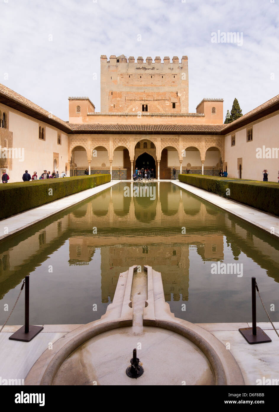 La Cour des Myrtes, Patio de los Arrayanes, Comores Palace, palais Nasrides, Alhambra, Granada, Espagne Banque D'Images