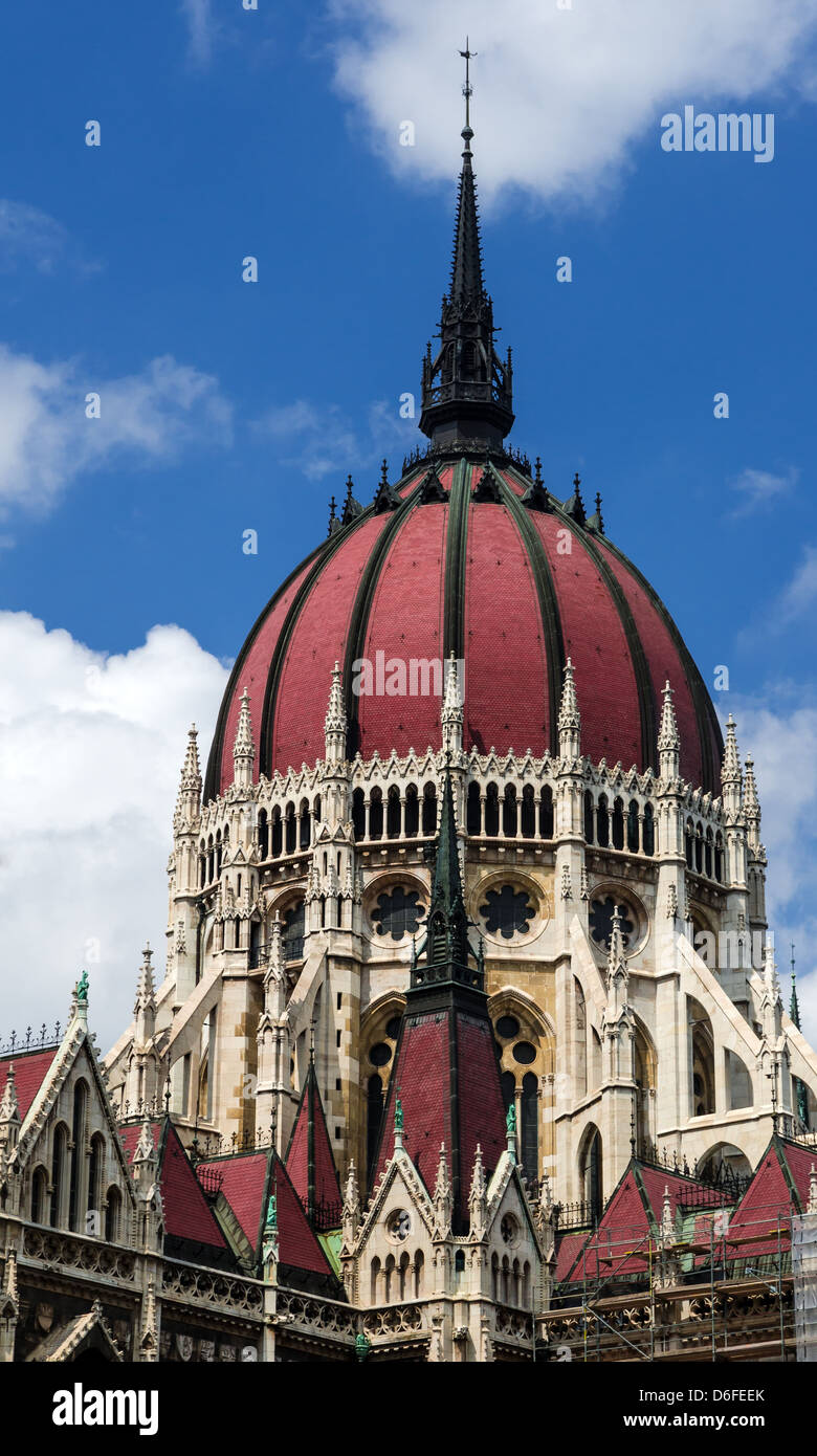 Le Parlement hongrois, est l'un des bâtiments de l'assemblée législative la plus ancienne de l'Europe, un monument remarquable de Budapest. Banque D'Images