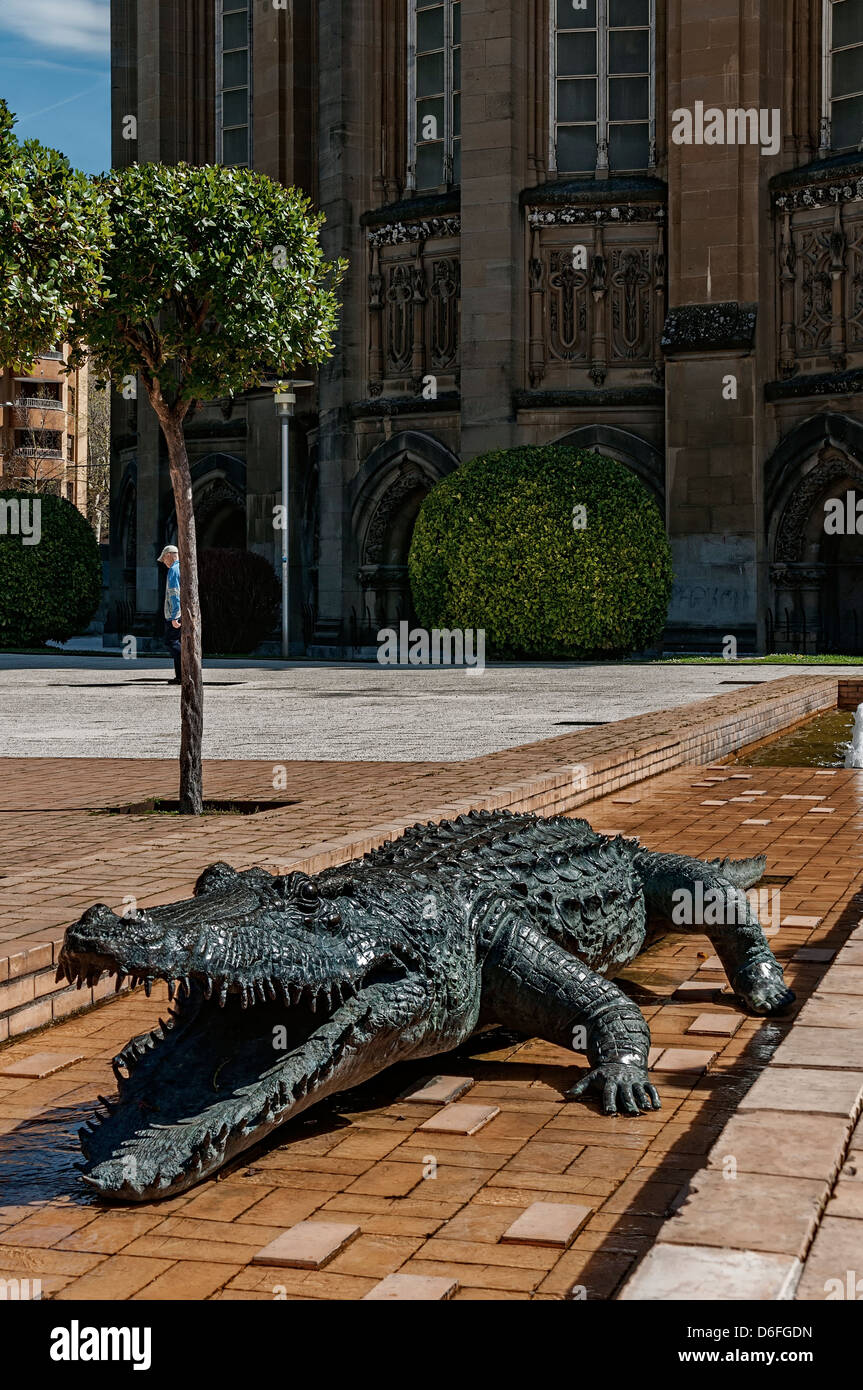 La figure d'un crocodile à l'origine de l'ancienne cathédrale de la ville de Vitoria-Gasteiz, Alava, Pays Basque, Espagne. Banque D'Images