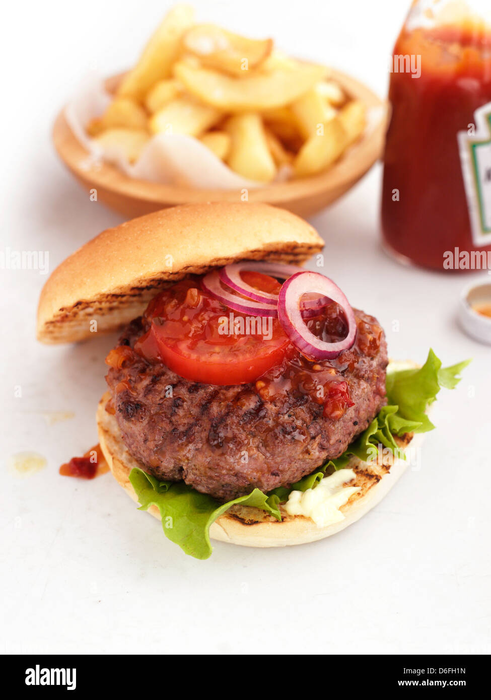 Hamburger et frites Banque D'Images