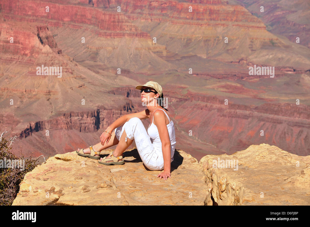 Femme dans les verres au Grand Canyon Banque D'Images