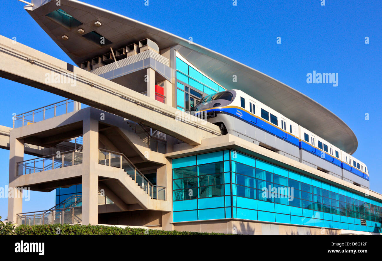 Station de monorail de dubaï Banque de photographies et d'images à haute  résolution - Alamy