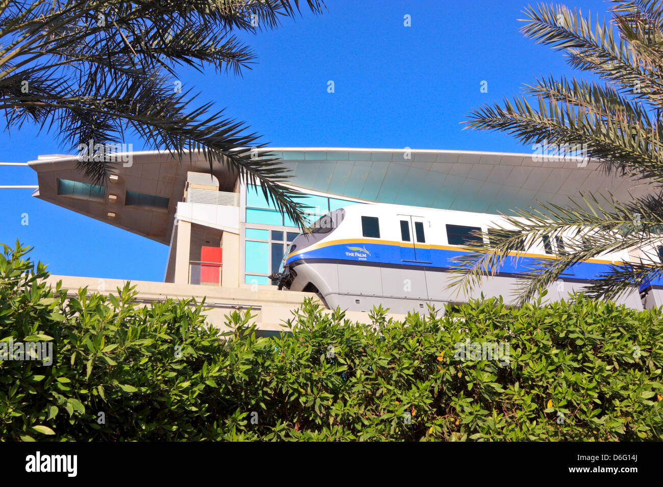 Dubai palm jumeirah monorail train Banque de photographies et d’images ...