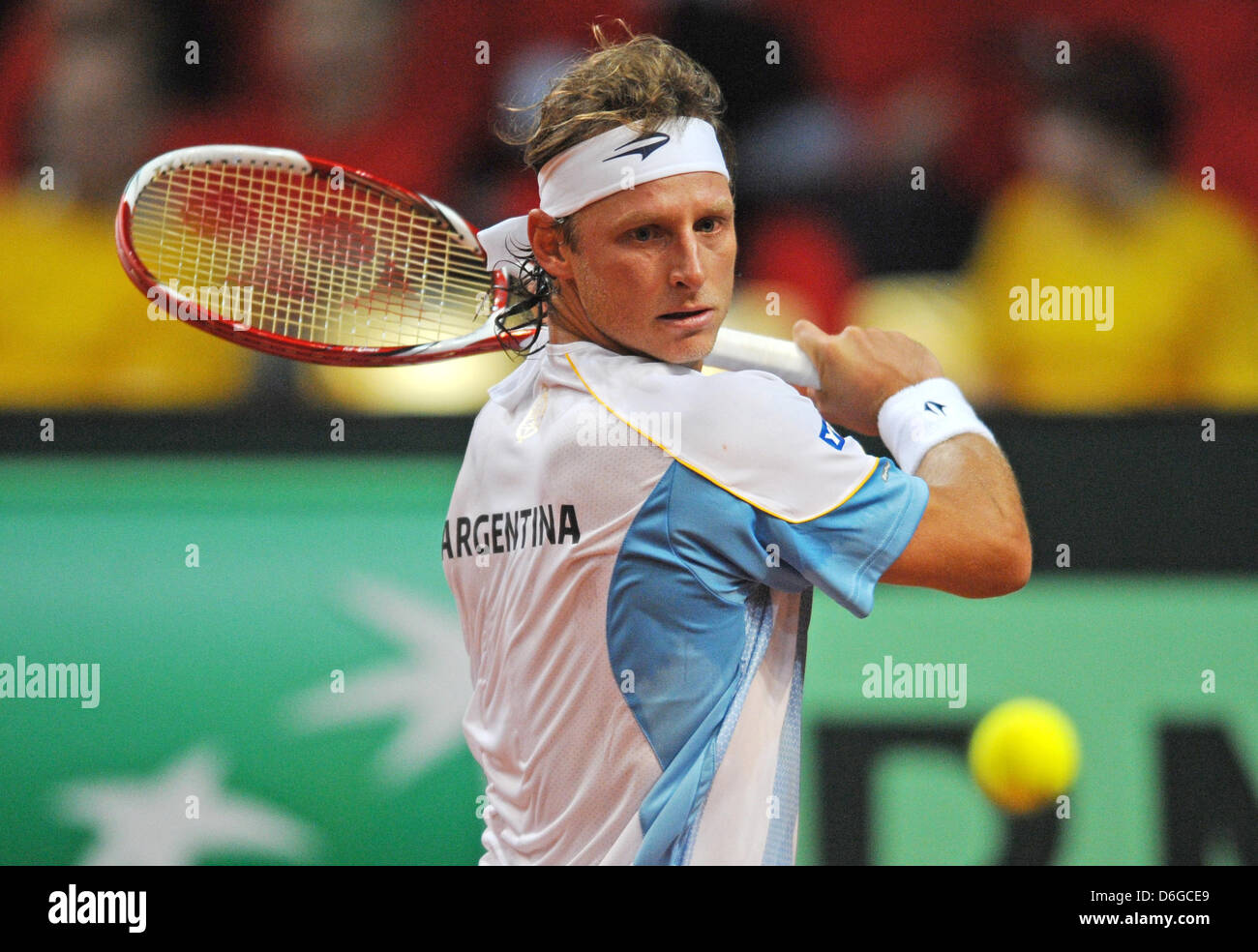 David Nalbandian à partir de l'Argentine joue contre l'Allemagne au cours de la Florian Mayer en Coupe Davis Stechert Arena à Bamberg, Allemagne, 10 février 2012. Nalbandian a remporté 6:2, 0:6, 1:6, 6:7 (5:7). La première série de matchs de Coupe Davis entre l'Allemagne et l'Argentine ont lieu du 10 au 12 février. Photo : ARMIN WEIGEL Banque D'Images