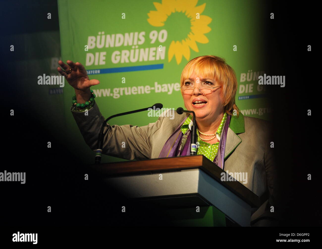 Politischer Aschermittwoch der Parteien - Grüne - Die von Parteivorsitzende Bündnis 90/Die Grünen, Claudia Roth, suis redet 16-07-2008 (22.02.2012) Bei der Veranstaltung Der Grüne Landshut (Niederbayern). Beim 'Politischen Aschermittwoch' treffen sich die Parteien mit ihren Anhängern traditionell zu Reden wortstarken. Foto : Tobias Hase dpa/lby Banque D'Images