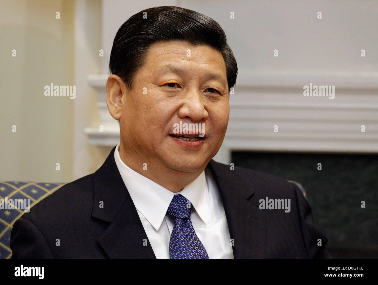 Le Vice-Président Xi Jinping de Chine organiser une réunion bilatérale avec United States Vice-président Joe Biden et d'autres fonctionnaires américains et chinois dans la Roosevelt Room à la Maison Blanche à Washington, DC, USA, 14 février 2012. Pendant son séjour à Washington, le Vice-président Xi rencontrera le président américain Barack Obama, Biden et autres hauts responsables de l'Administration pour discuter d'un large éventail Banque D'Images