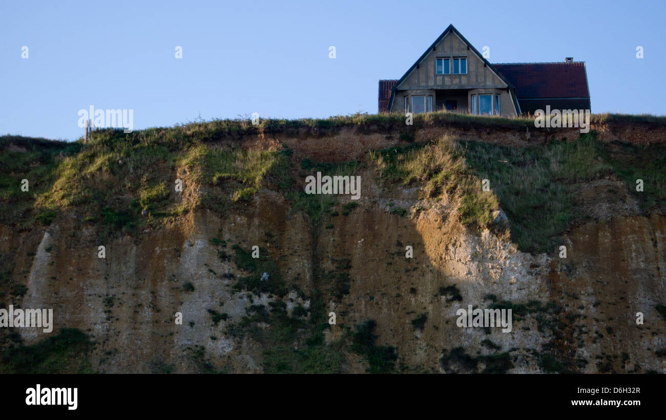 Maison au bord de la falaise france Banque de photographies et d’images ...