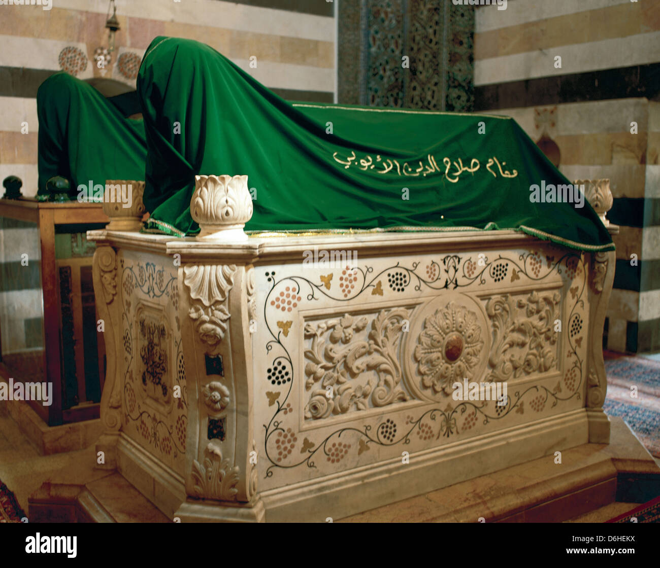 Mausolée de Saladin (1138-1193). En cercueil don de Wilhem II à côté d'un tombeau en bois qui maintient le corps de Saladin. La Syrie. Banque D'Images